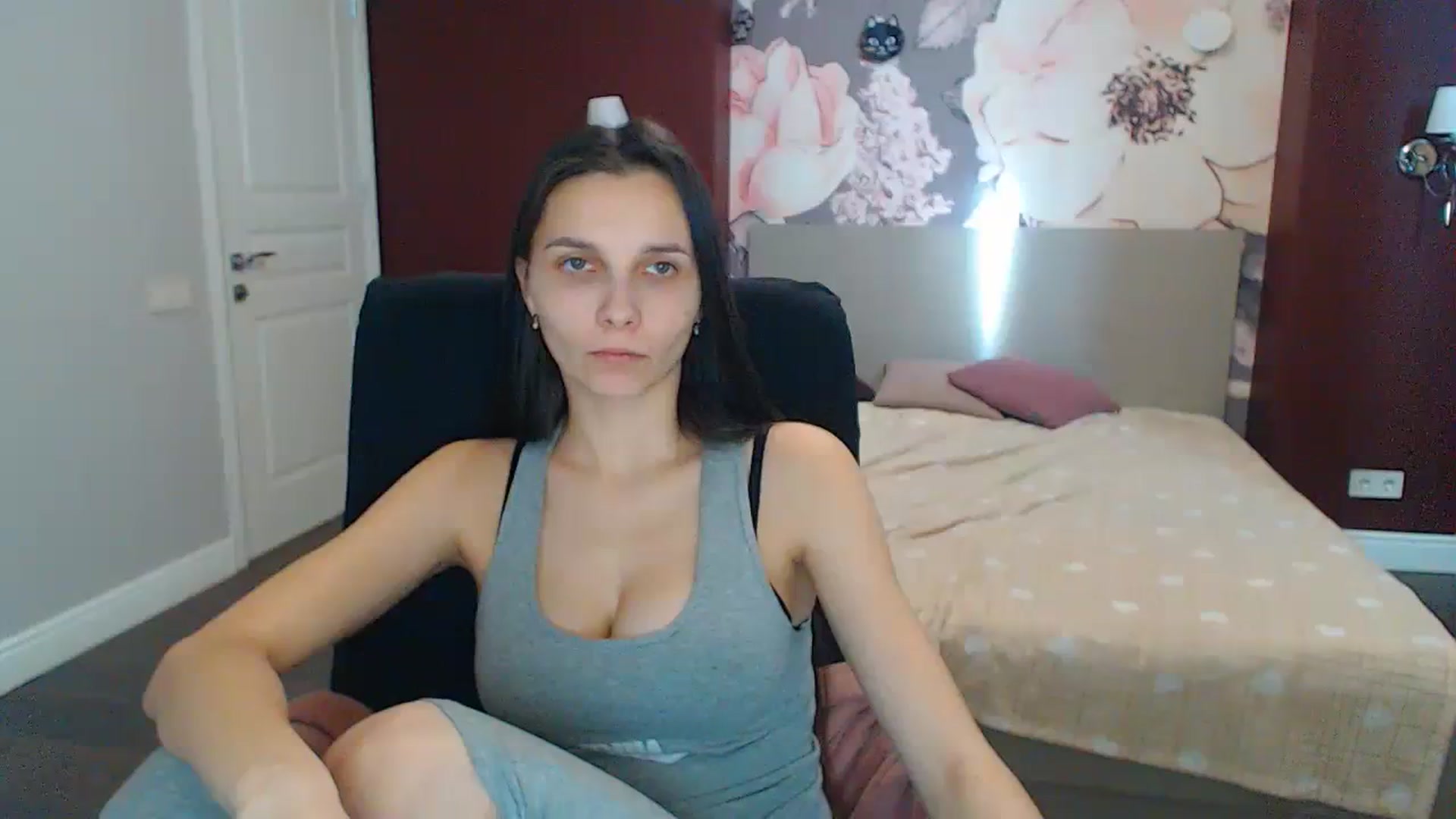Gallery image thumbnail from Karina_Mils's myfreecams stream on, 12/25/2023, 10:37 image 3 of 20