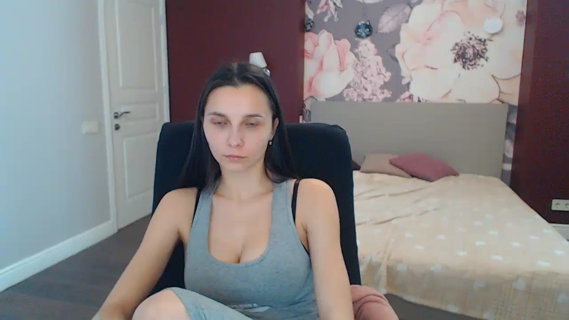 Gallery image thumbnail from Karina_Mils's myfreecams stream on, 12/25/2023, 10:37 image 20 of 20