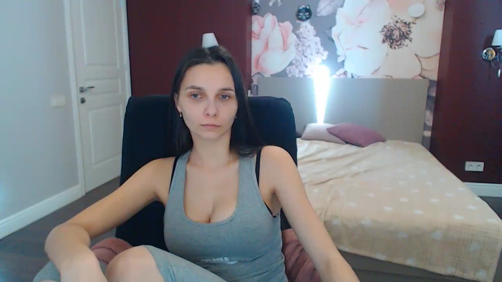 Gallery image thumbnail from Karina_Mils's myfreecams stream on, 12/25/2023, 10:37 image 10 of 20