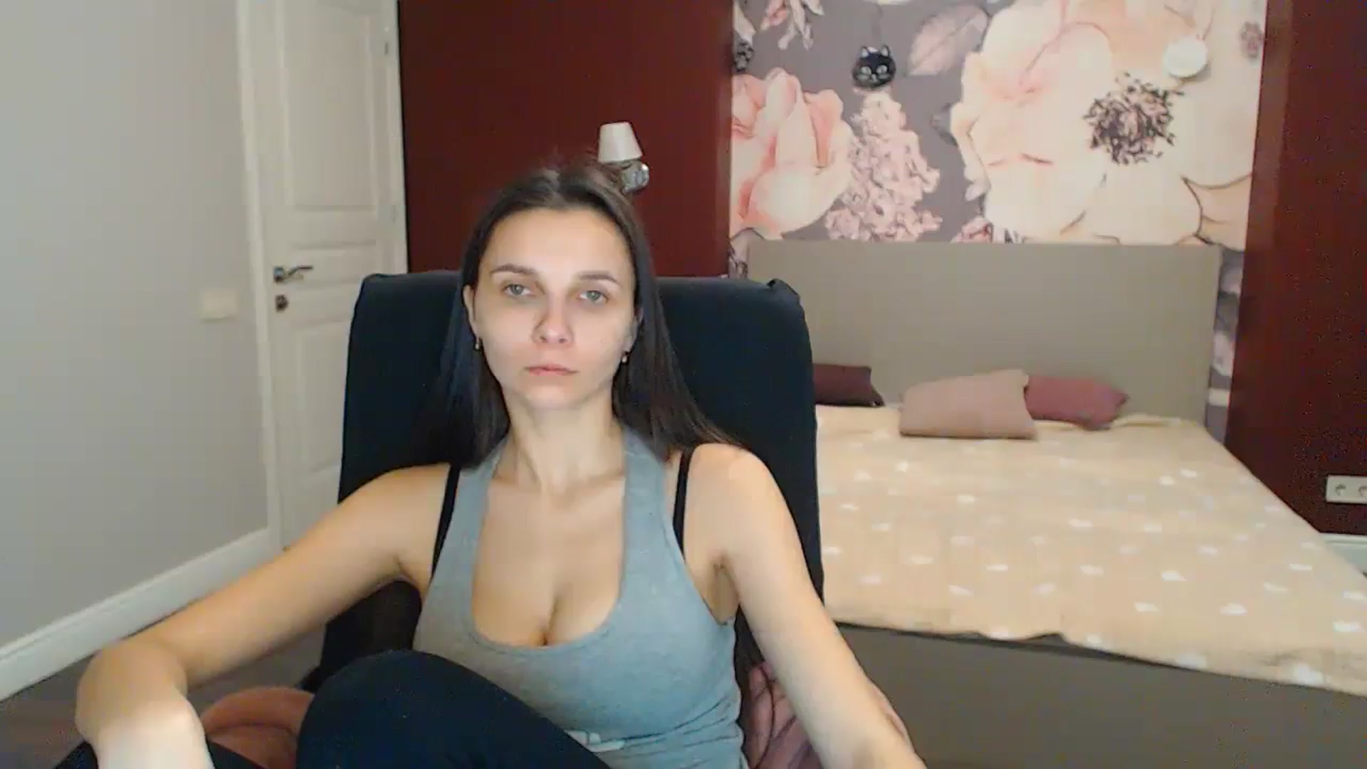 Gallery image thumbnail from Karina_Mils's myfreecams stream on, 12/26/2023, 09:59 image 9 of 20