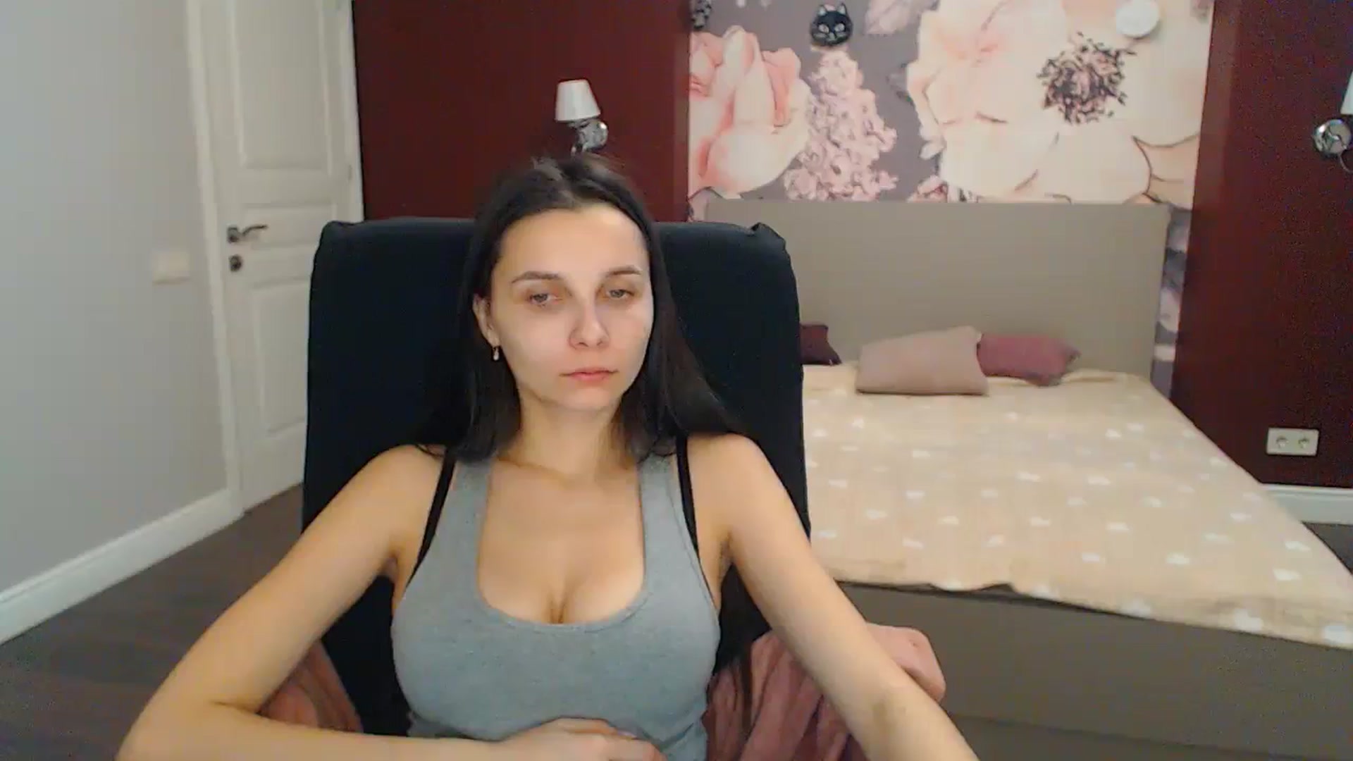 Gallery image thumbnail from Karina_Mils's myfreecams stream on, 12/26/2023, 09:59 image 15 of 20