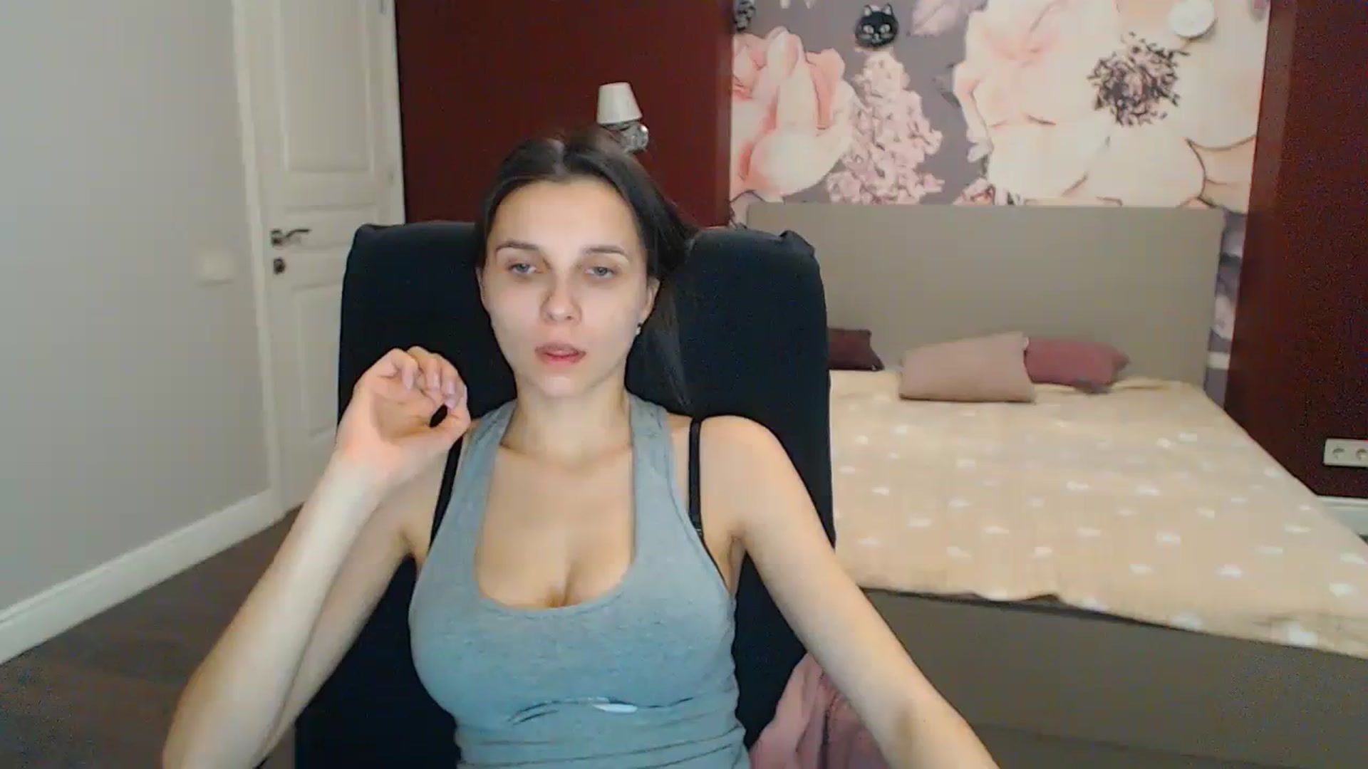 Gallery image thumbnail from Karina_Mils's myfreecams stream on, 12/26/2023, 09:59 image 13 of 20