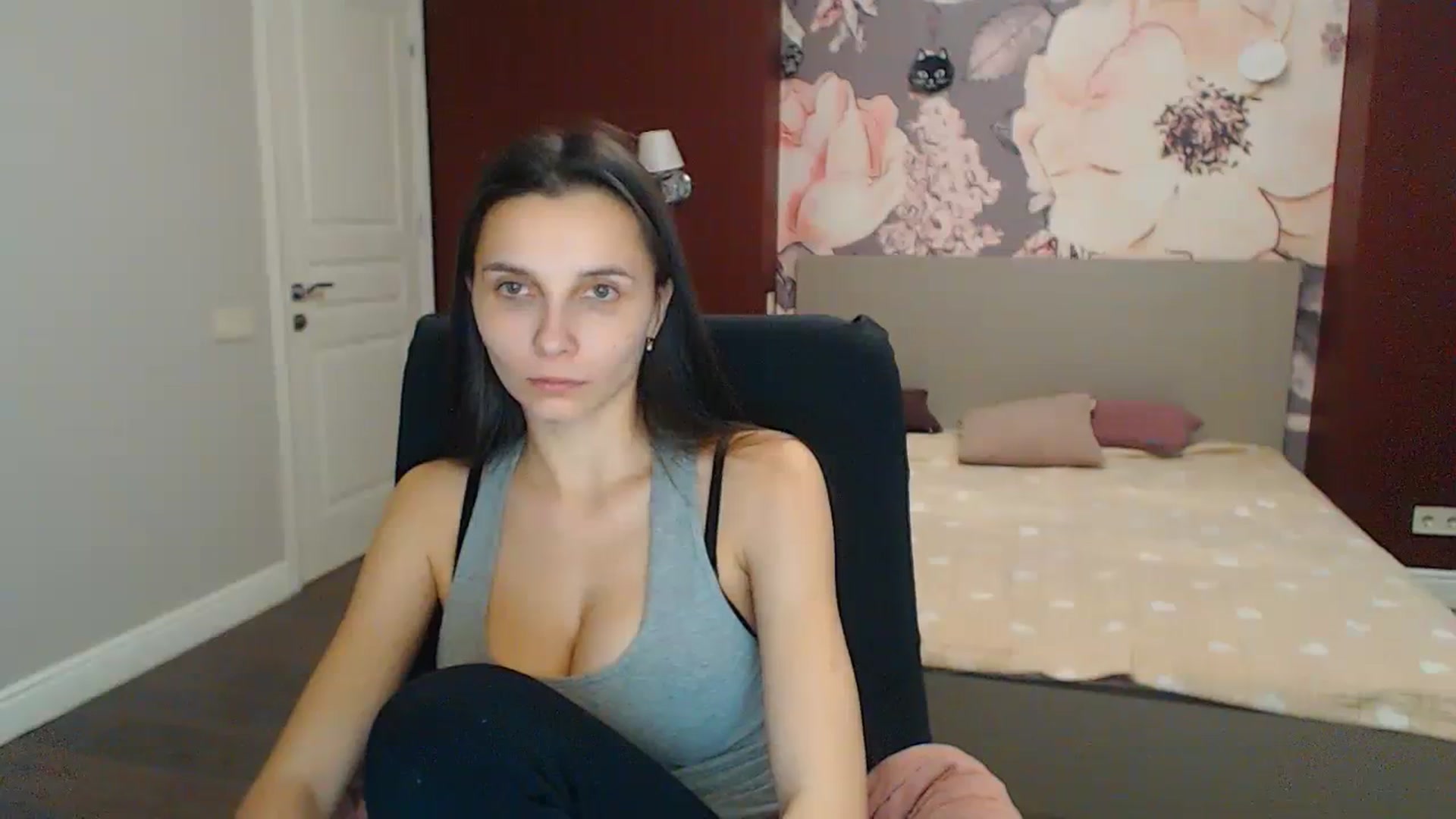 Gallery image thumbnail from Karina_Mils's myfreecams stream on, 12/26/2023, 09:59 image 12 of 20