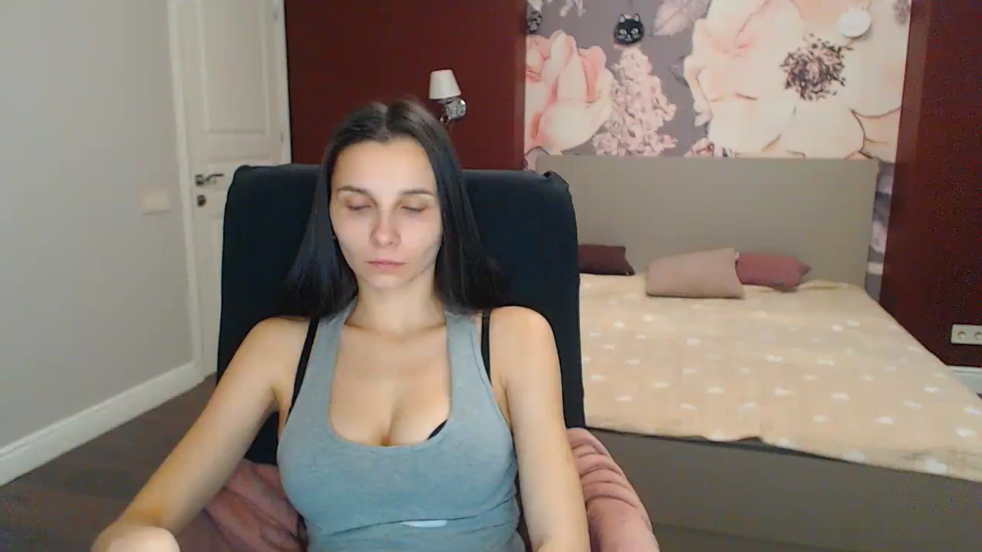 Gallery image thumbnail from Karina_Mils's myfreecams stream on, 12/26/2023, 09:59 image 4 of 20