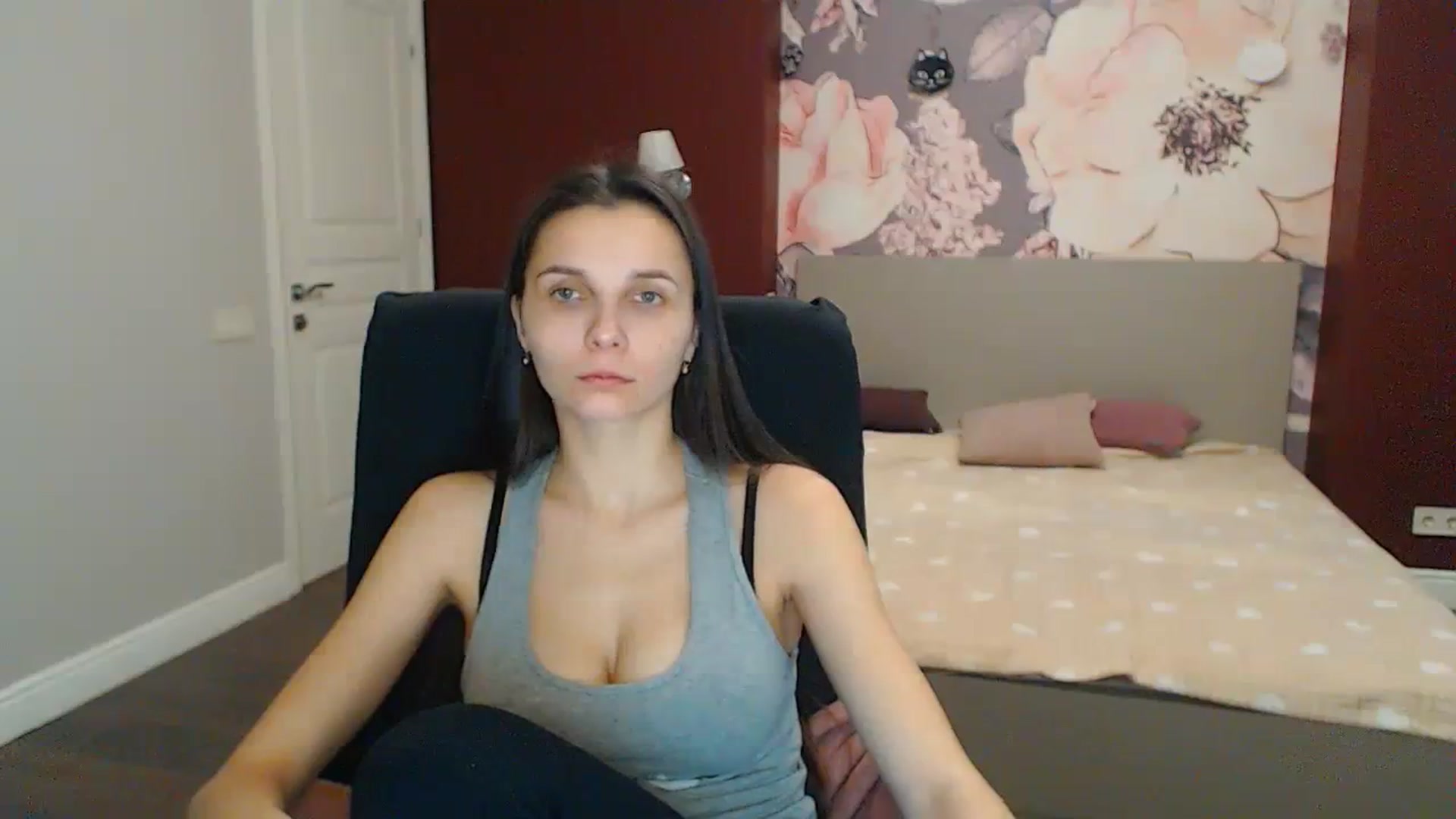 Gallery image thumbnail from Karina_Mils's myfreecams stream on, 12/26/2023, 09:59 image 10 of 20