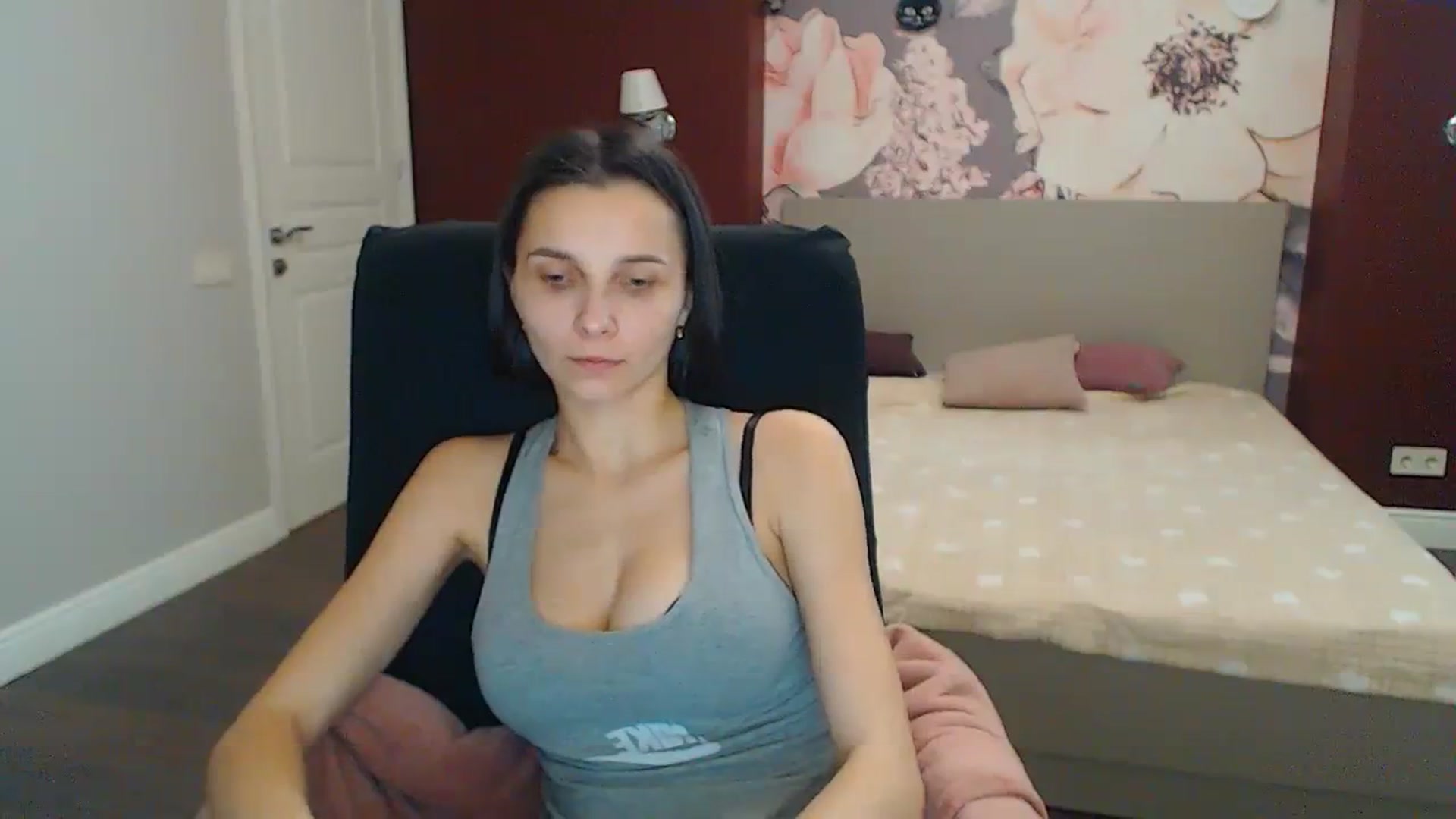Gallery image thumbnail from Karina_Mils's myfreecams stream on, 12/26/2023, 12:59 image 9 of 20