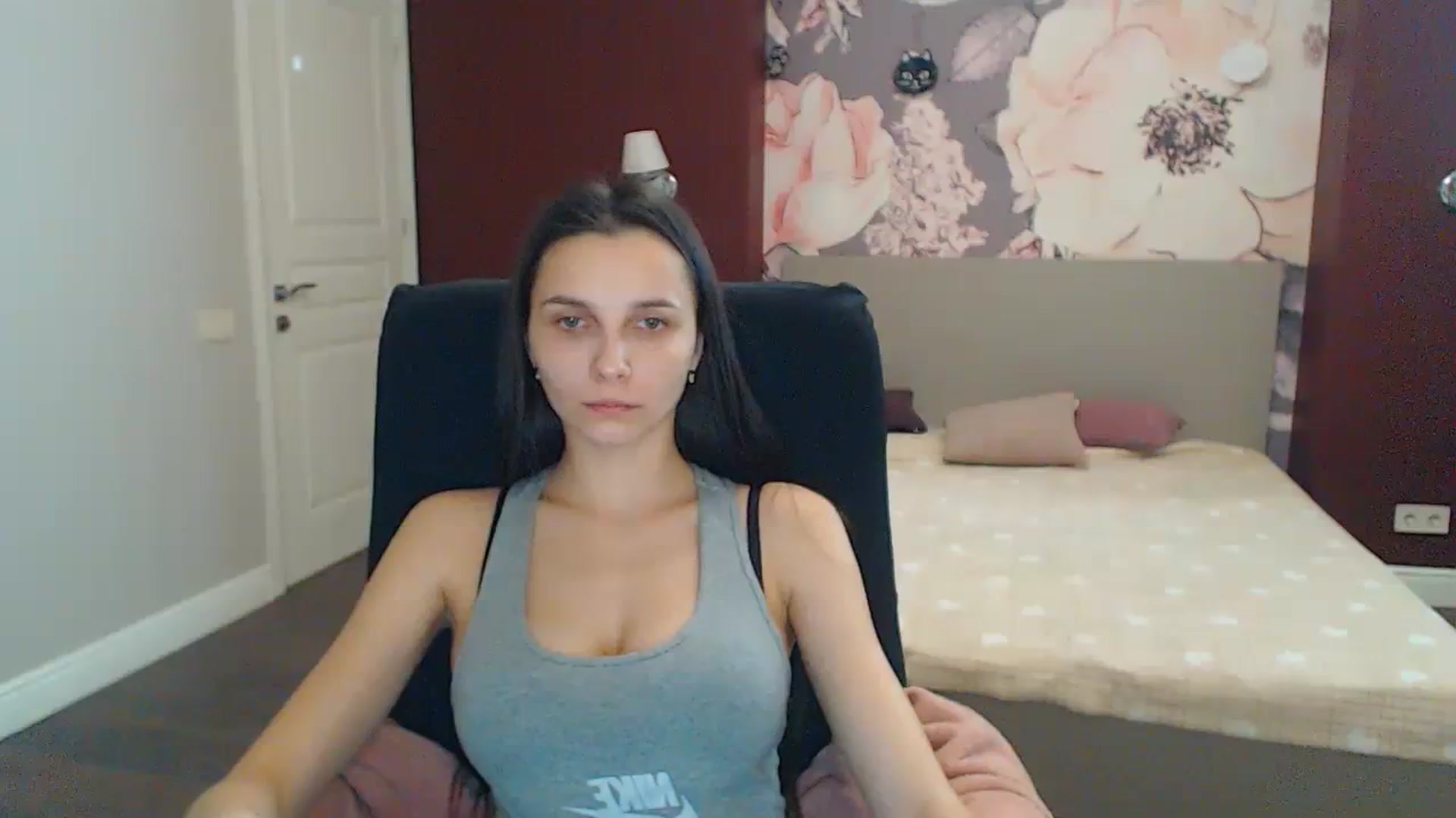 Gallery image thumbnail from Karina_Mils's myfreecams stream on, 12/26/2023, 12:59 image 14 of 20