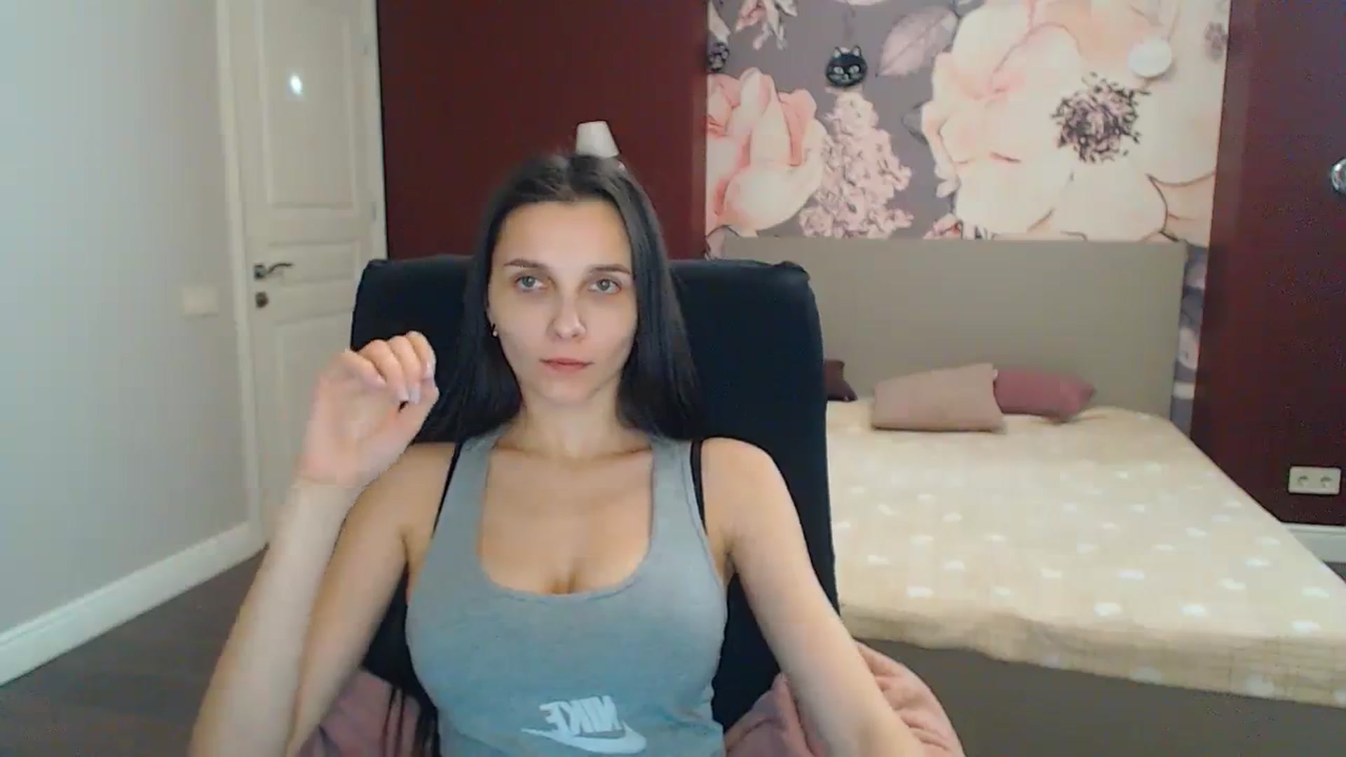 Gallery image thumbnail from Karina_Mils's myfreecams stream on, 12/26/2023, 12:59 image 12 of 20