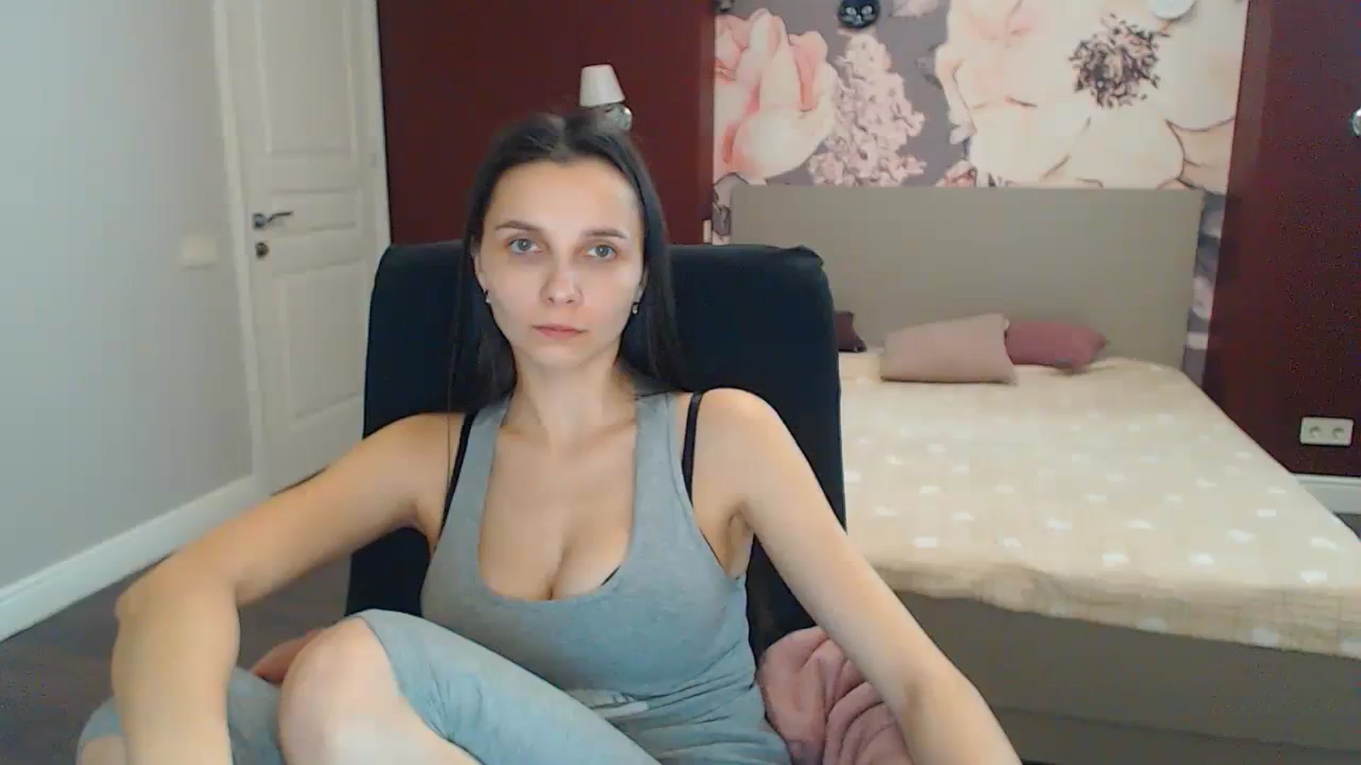 Gallery image thumbnail from Karina_Mils's myfreecams stream on, 12/26/2023, 12:59 image 4 of 20
