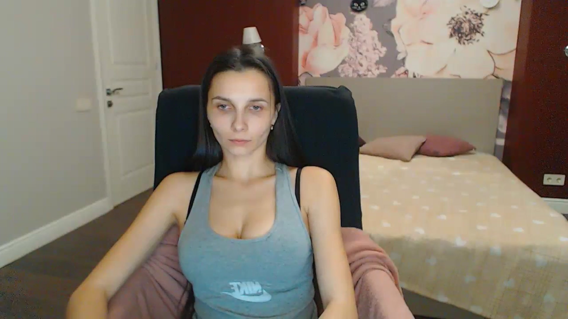 Gallery image thumbnail from Karina_Mils's myfreecams stream on, 12/26/2023, 14:10 image 16 of 20
