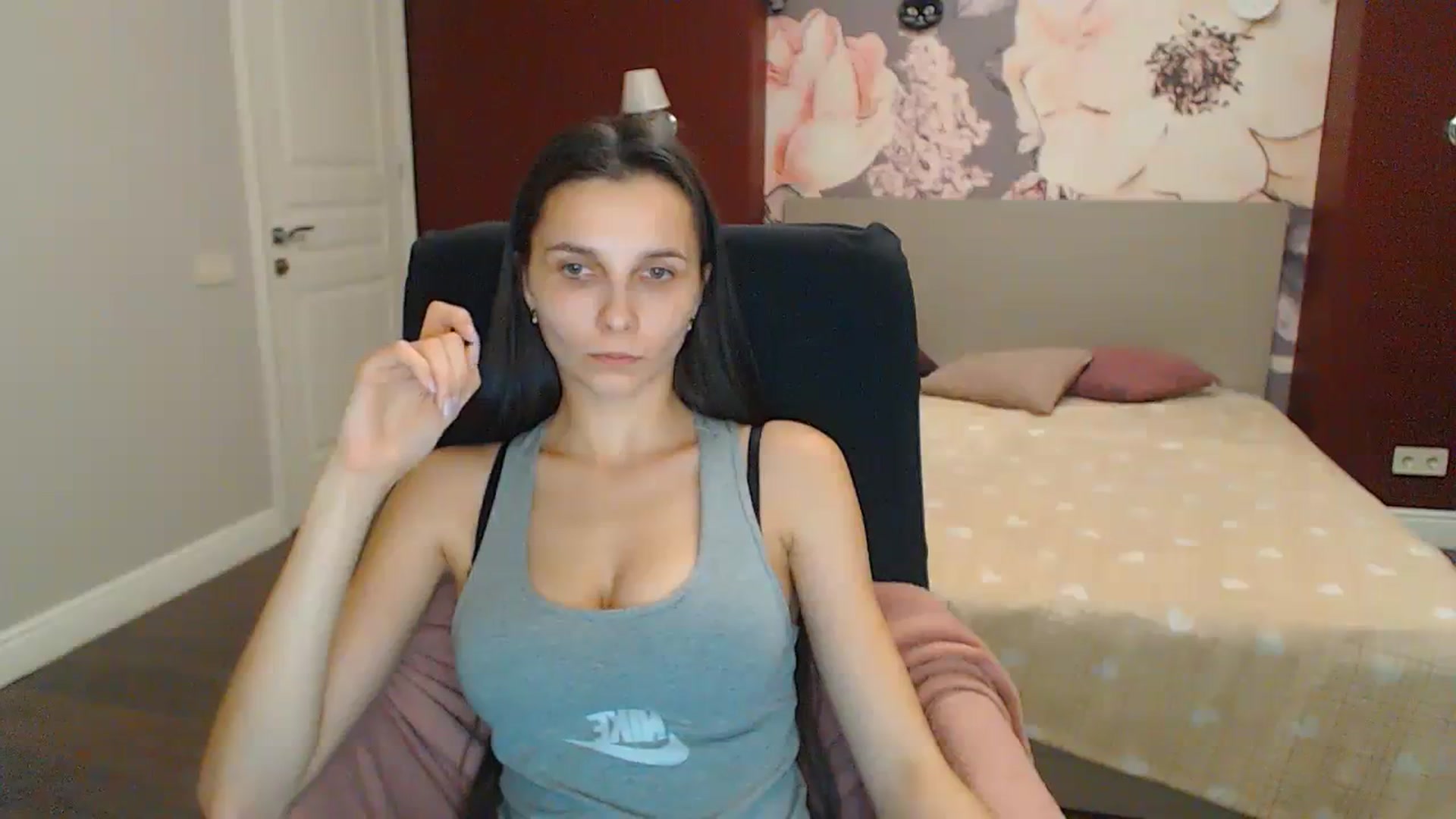 Gallery image thumbnail from Karina_Mils's myfreecams stream on, 12/26/2023, 14:10 image 8 of 20