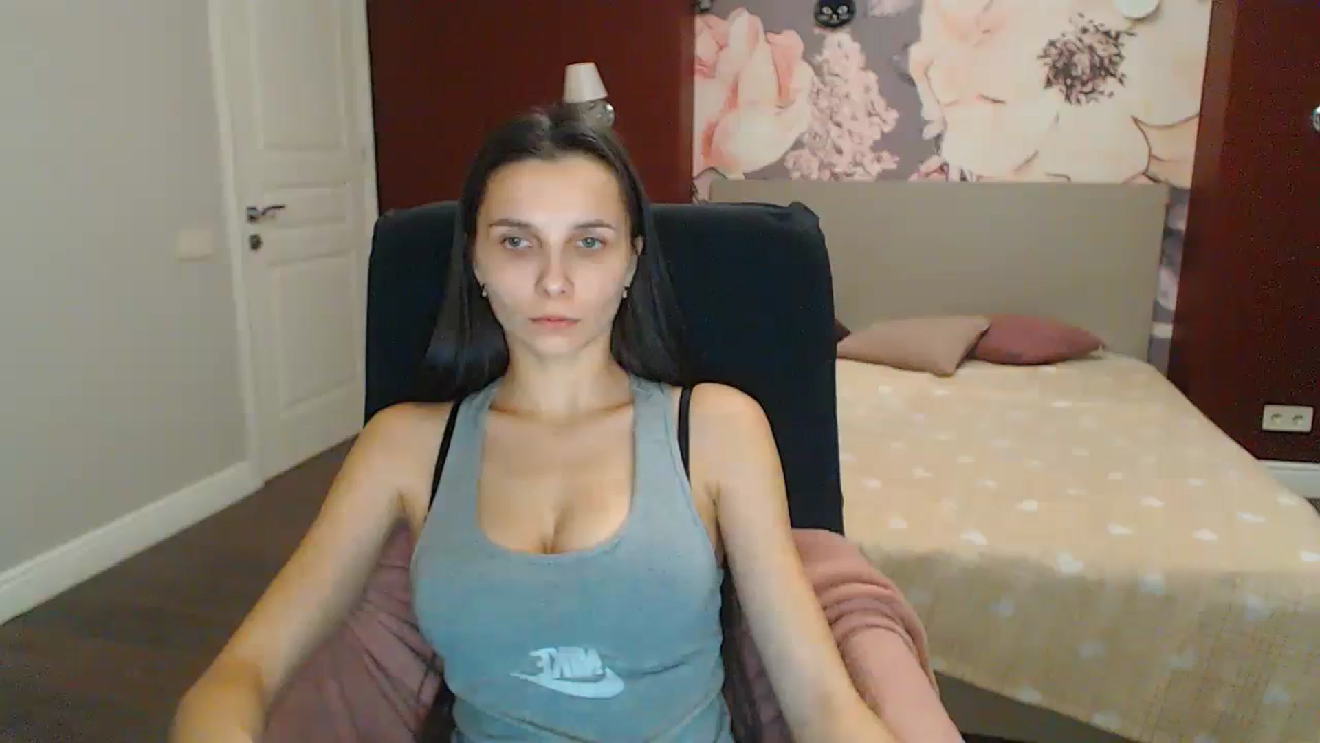 Gallery image thumbnail from Karina_Mils's myfreecams stream on, 12/26/2023, 14:10 image 11 of 20
