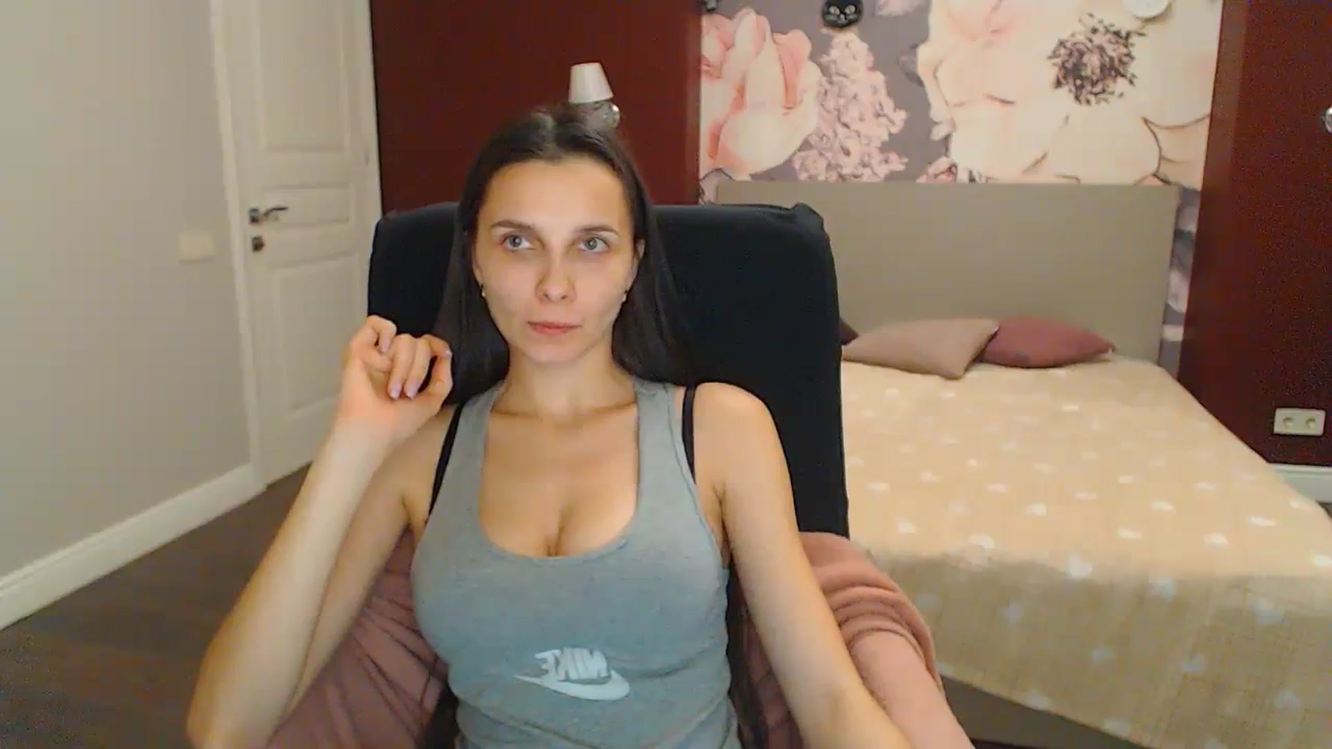 Gallery image thumbnail from Karina_Mils's myfreecams stream on, 12/26/2023, 14:10 image 6 of 20