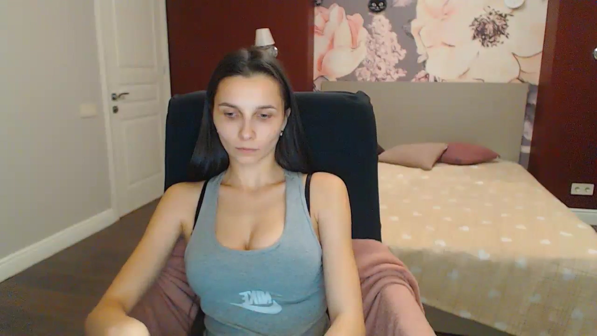 Gallery image thumbnail from Karina_Mils's myfreecams stream on, 12/26/2023, 14:10 image 7 of 20
