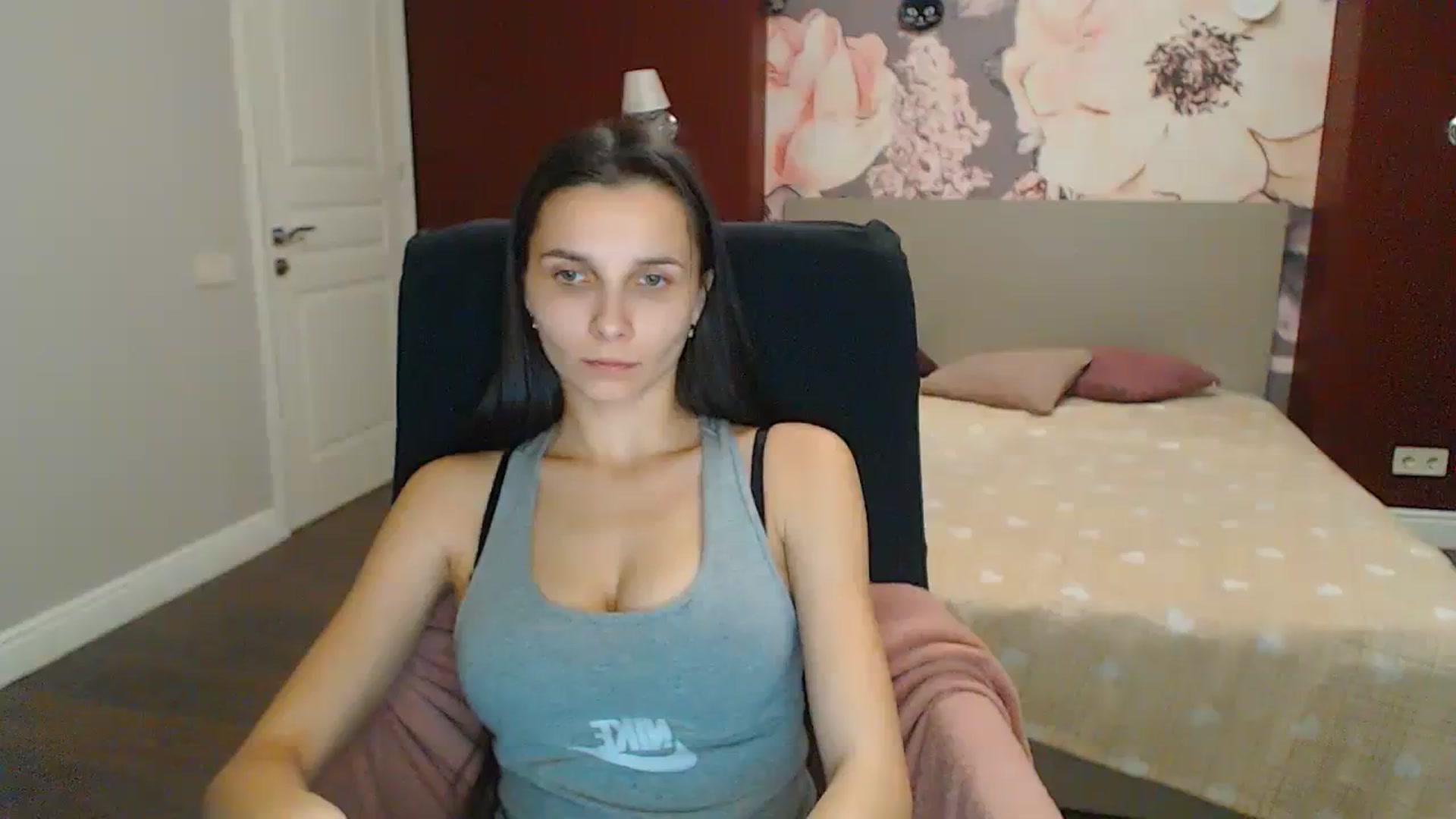 Gallery image thumbnail from Karina_Mils's myfreecams stream on, 12/26/2023, 14:10 image 20 of 20