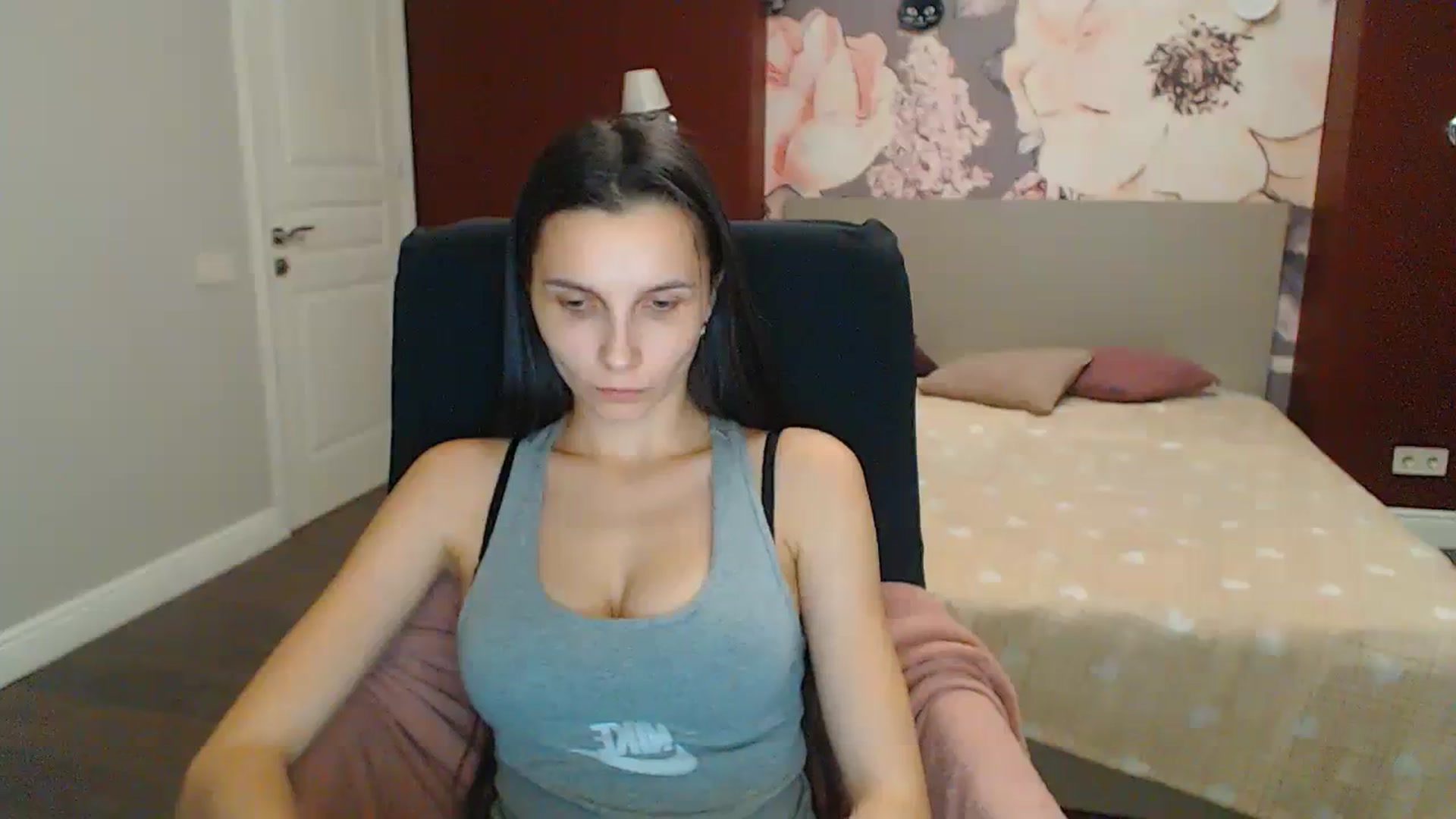 Gallery image thumbnail from Karina_Mils's myfreecams stream on, 12/26/2023, 14:10 image 14 of 20