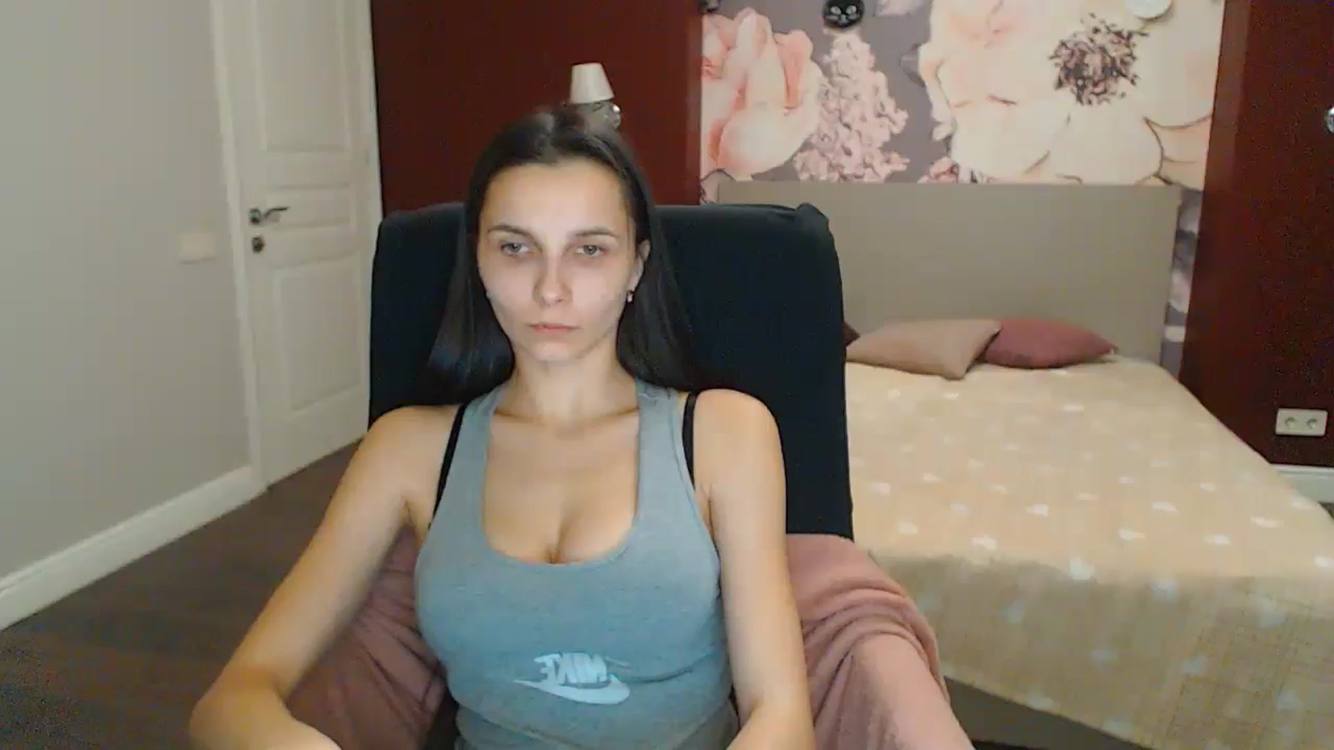 Gallery image thumbnail from Karina_Mils's myfreecams stream on, 12/26/2023, 14:10 image 12 of 20