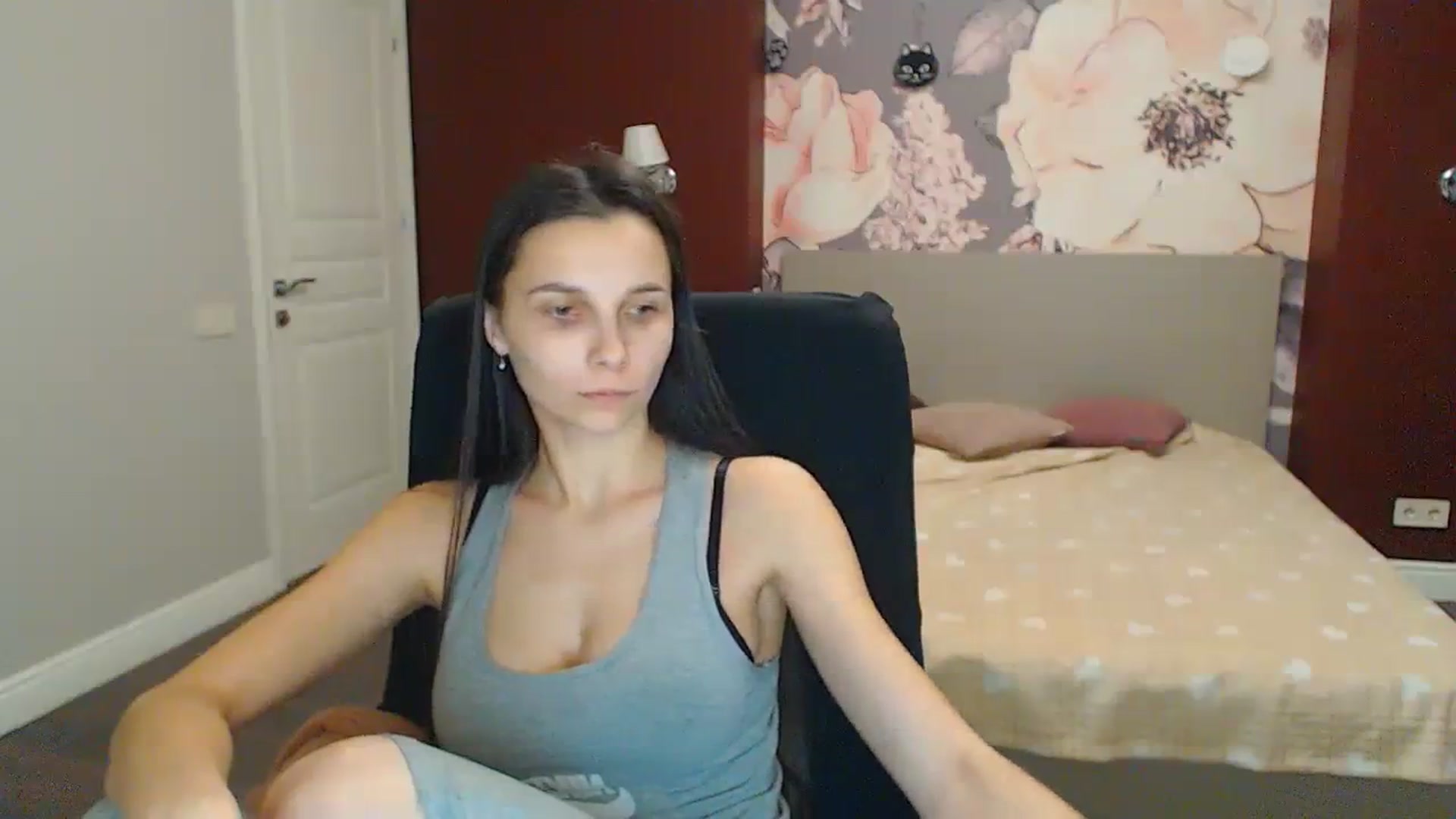 Gallery image thumbnail from Karina_Mils's myfreecams stream on, 12/26/2023, 15:42 image 15 of 20
