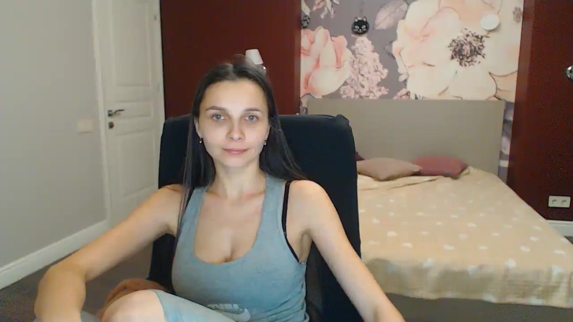 Gallery image thumbnail from Karina_Mils's myfreecams stream on, 12/26/2023, 15:42 image 9 of 20