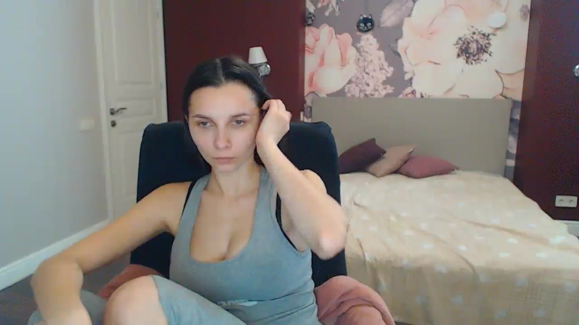 Gallery image thumbnail from Karina_Mils's myfreecams stream on, 12/27/2023, 12:02 image 7 of 20