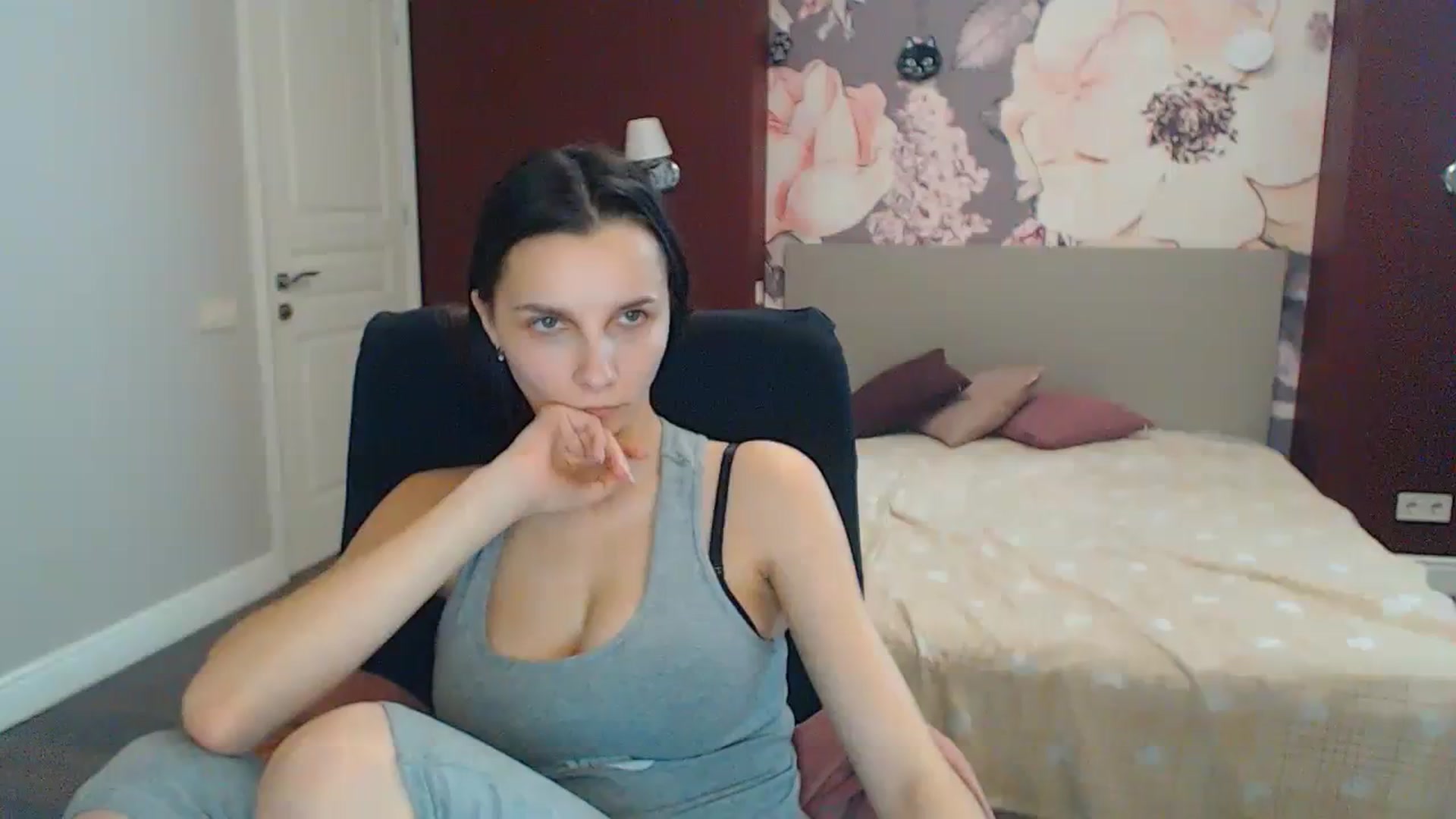 Gallery image thumbnail from Karina_Mils's myfreecams stream on, 12/27/2023, 12:02 image 9 of 20