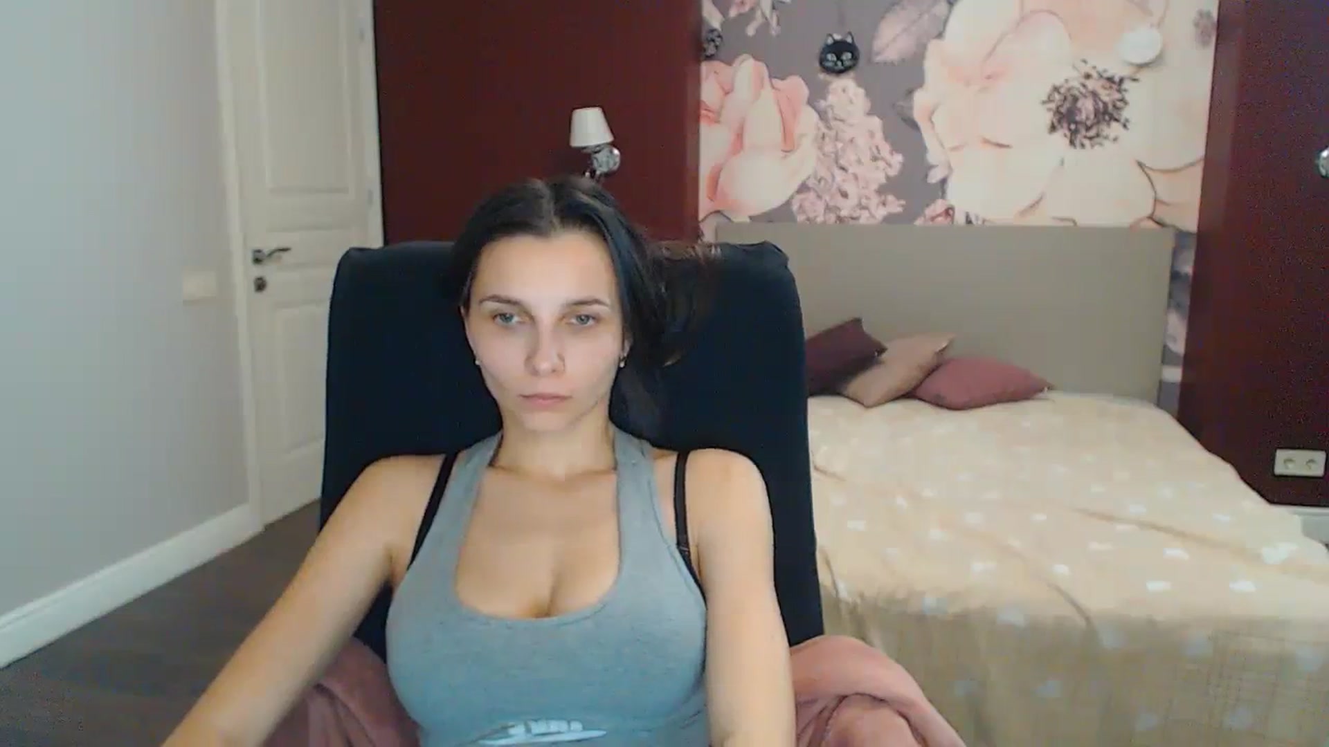 Gallery image thumbnail from Karina_Mils's myfreecams stream on, 12/27/2023, 12:02 image 15 of 20