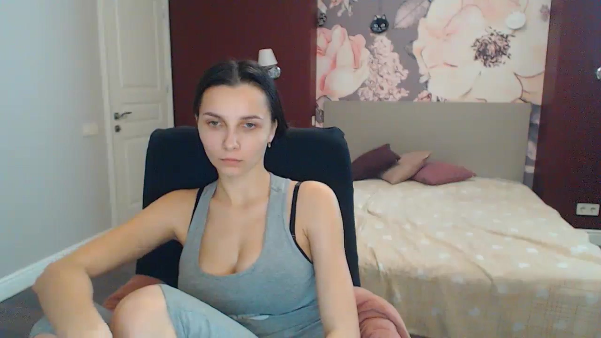 Gallery image thumbnail from Karina_Mils's myfreecams stream on, 12/27/2023, 12:02 image 6 of 20