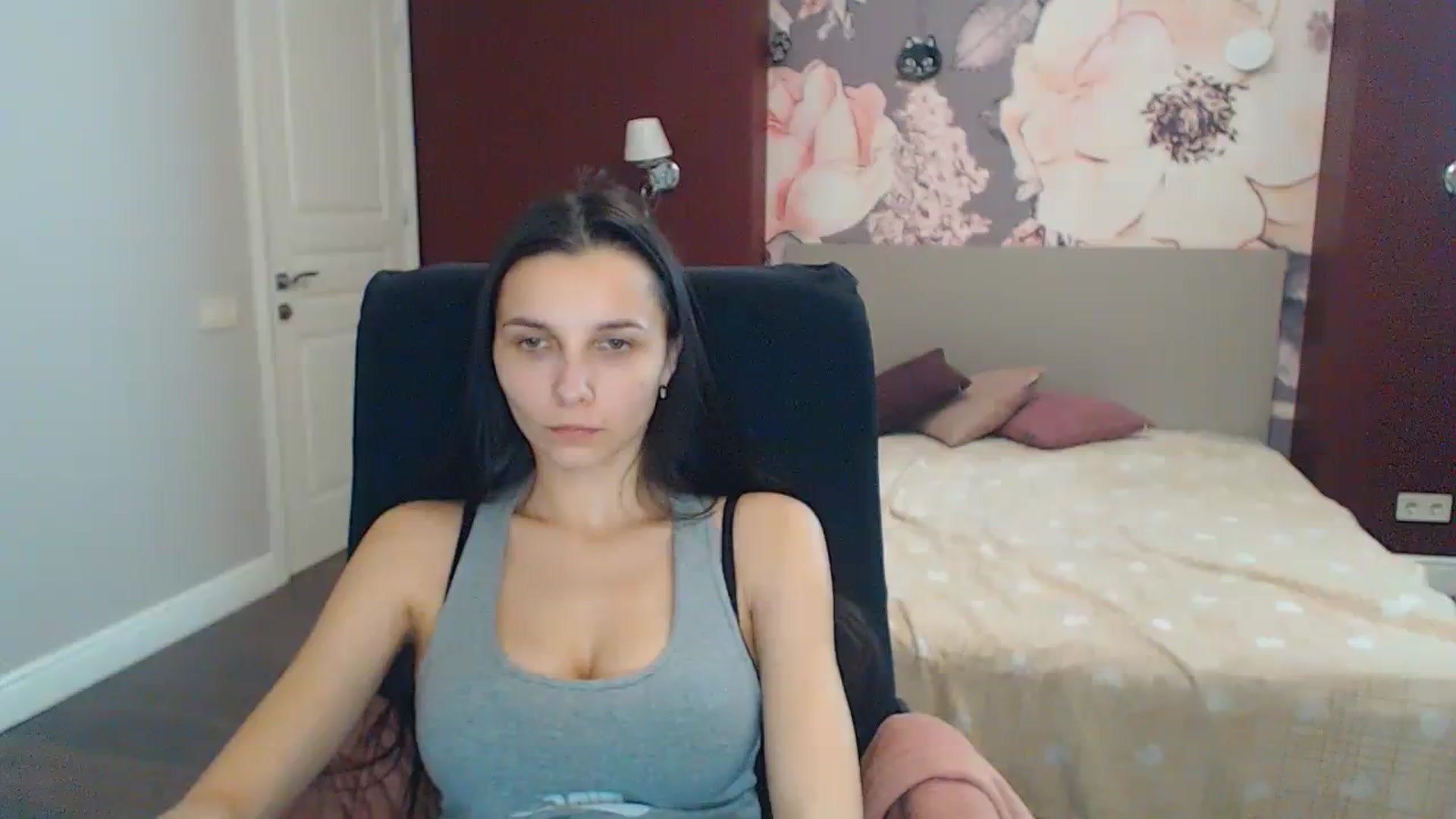 Gallery image thumbnail from Karina_Mils's myfreecams stream on, 12/27/2023, 12:02 image 4 of 20