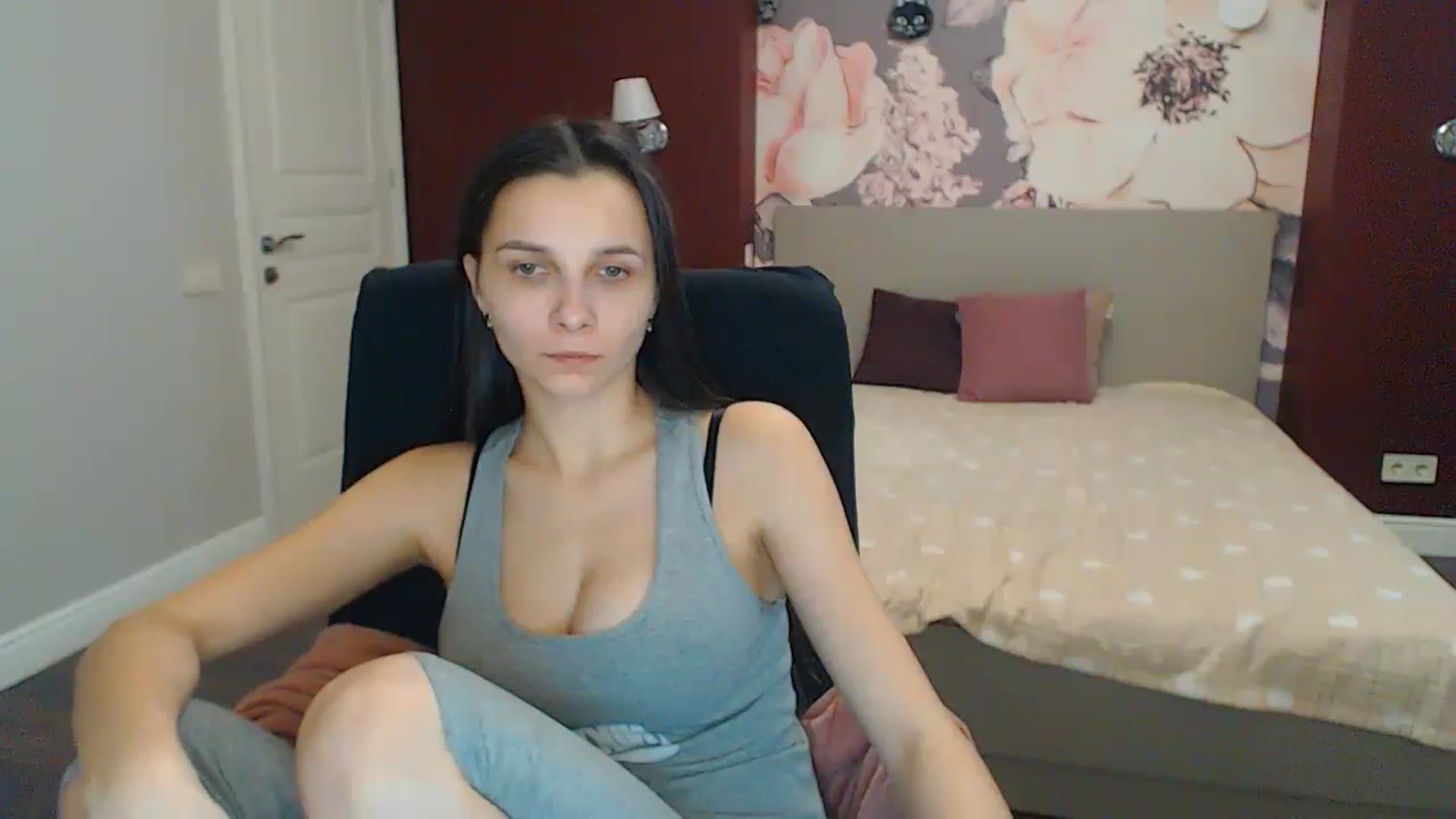 Gallery image thumbnail from Karina_Mils's myfreecams stream on, 12/28/2023, 10:08 image 3 of 20