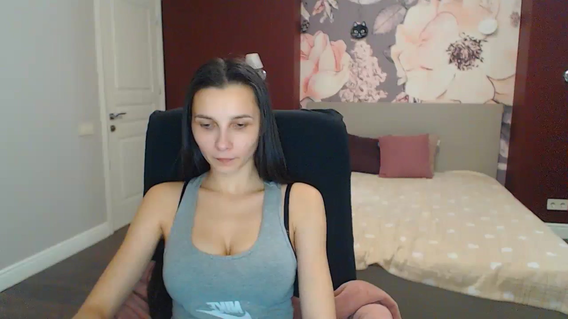 Gallery image thumbnail from Karina_Mils's myfreecams stream on, 12/28/2023, 10:08 image 19 of 20