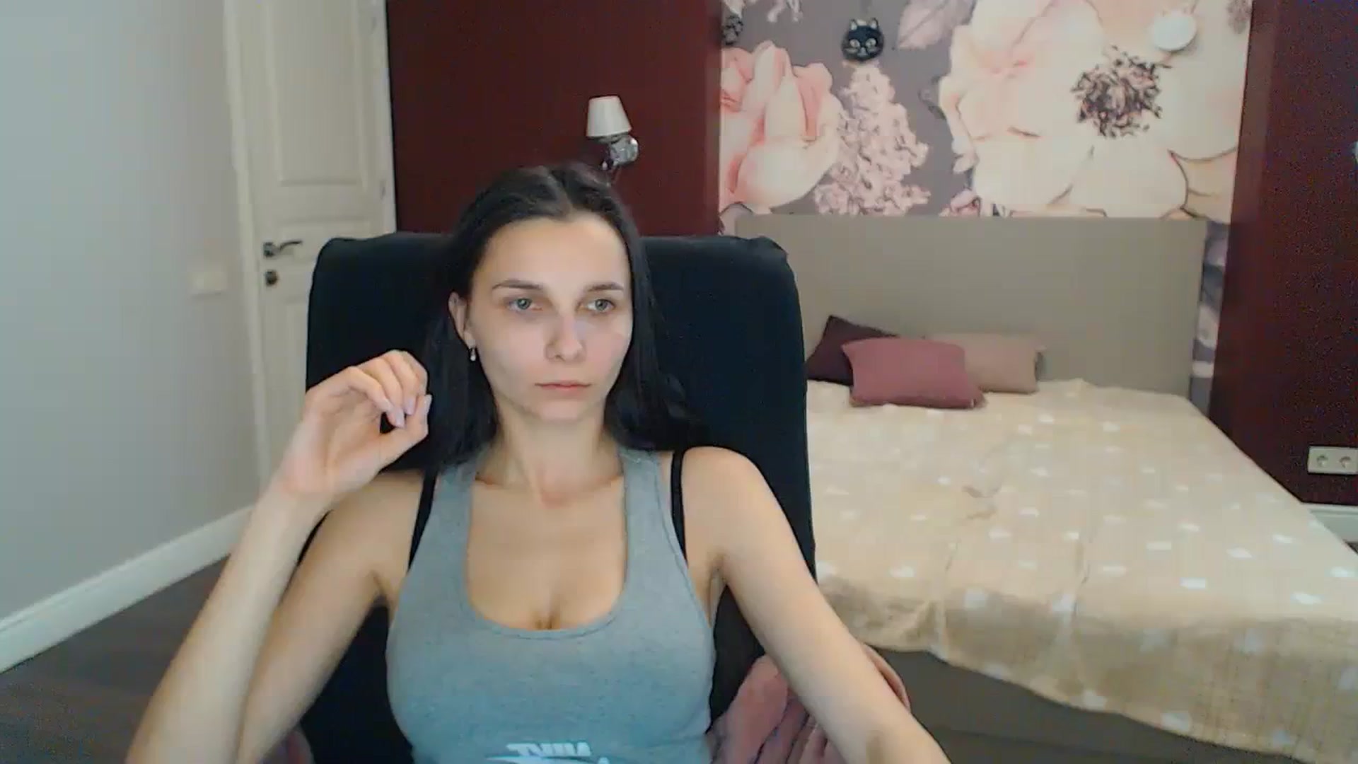 Gallery image thumbnail from Karina_Mils's myfreecams stream on, 12/28/2023, 11:15 image 1 of 20