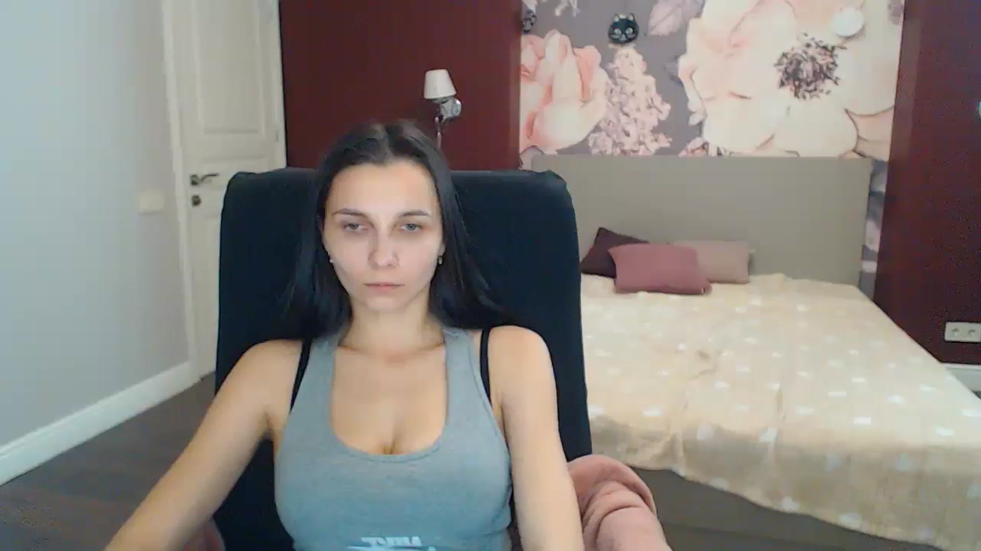 Gallery image thumbnail from Karina_Mils's myfreecams stream on, 12/28/2023, 11:15 image 6 of 20