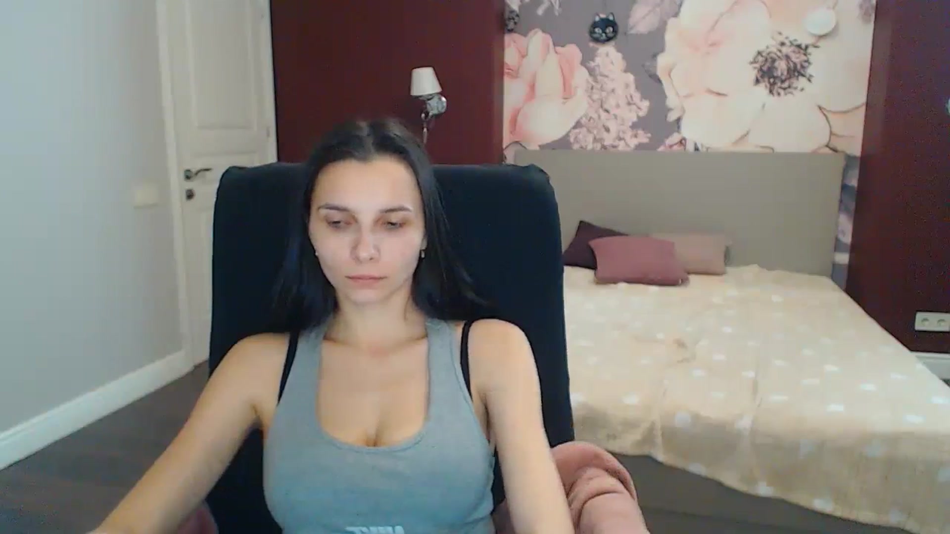 Gallery image thumbnail from Karina_Mils's myfreecams stream on, 12/28/2023, 11:15 image 8 of 20