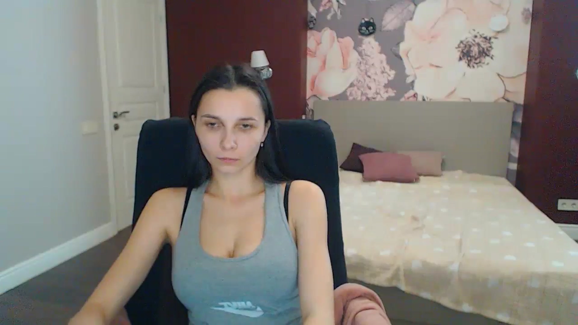 Gallery image thumbnail from Karina_Mils's myfreecams stream on, 12/28/2023, 11:15 image 17 of 20