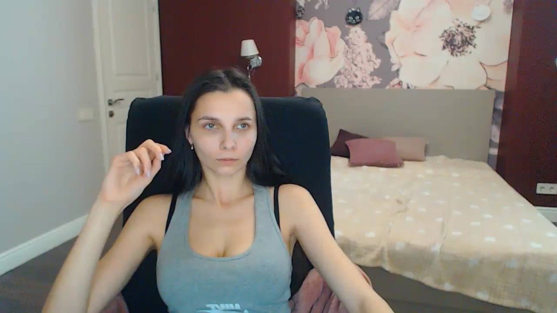Gallery image thumbnail from Karina_Mils's myfreecams stream on, 12/28/2023, 11:15 image 5 of 20