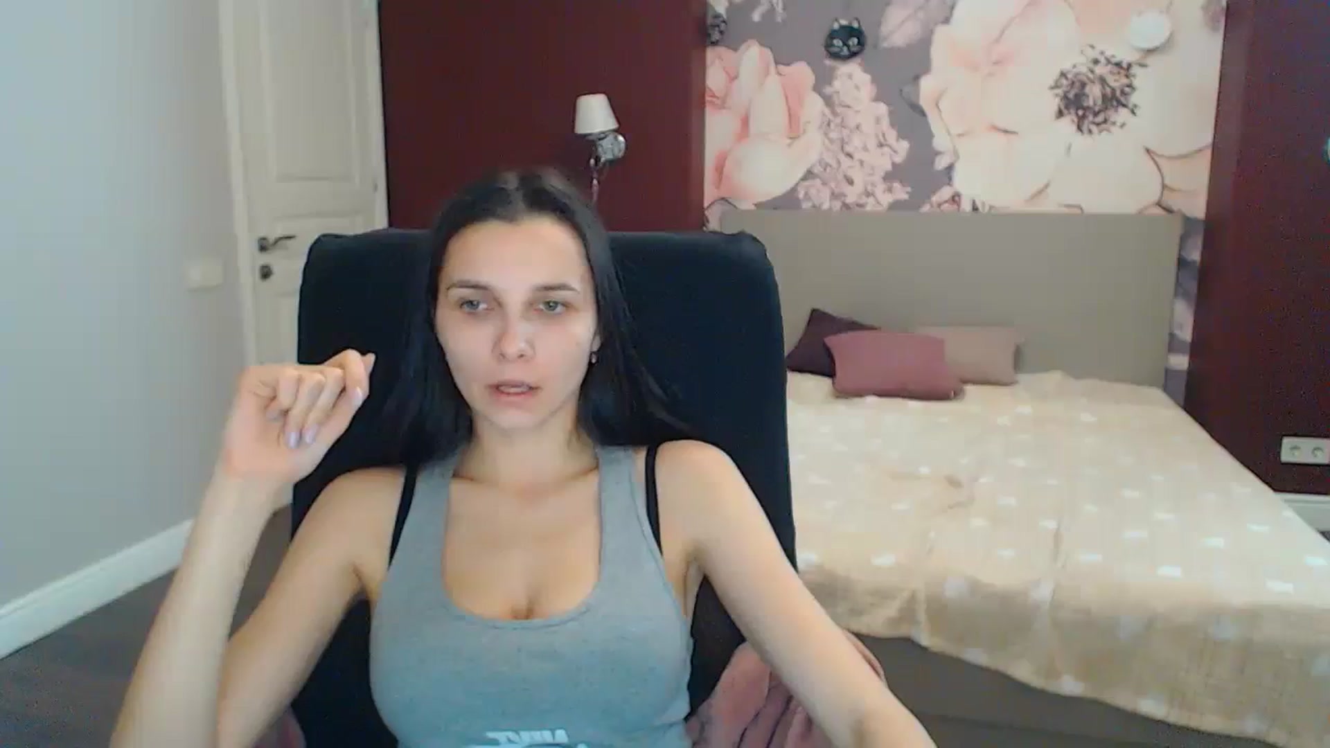 Gallery image thumbnail from Karina_Mils's myfreecams stream on, 12/28/2023, 11:15 image 11 of 20