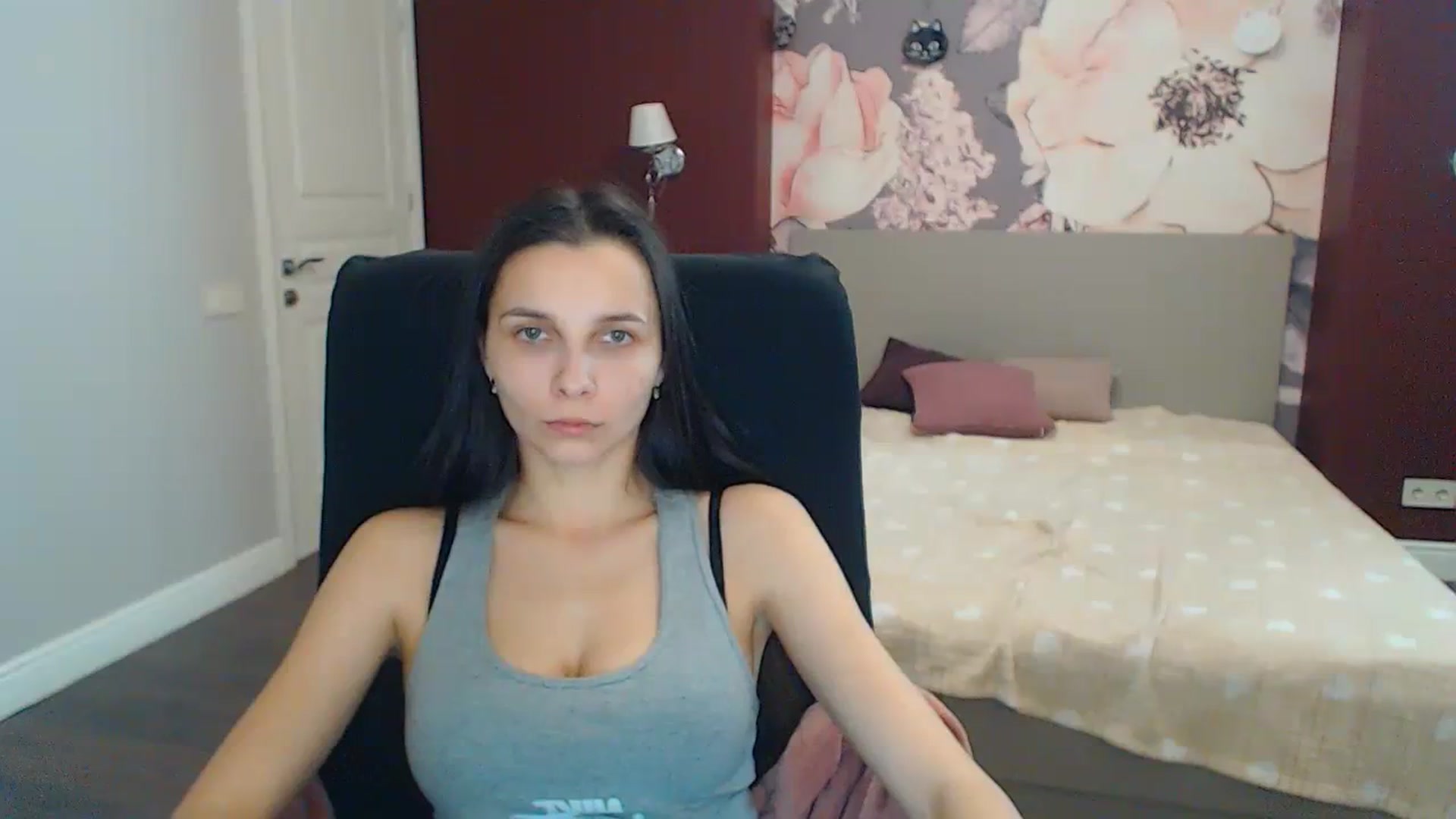 Gallery image thumbnail from Karina_Mils's myfreecams stream on, 12/28/2023, 11:15 image 12 of 20