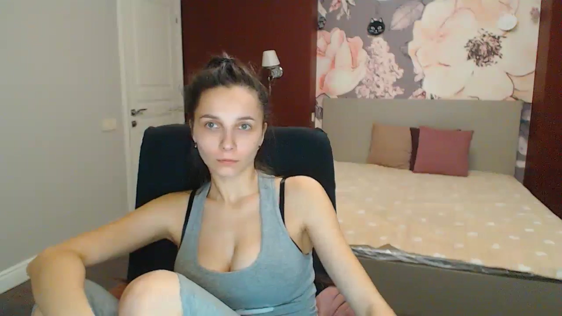 Gallery image thumbnail from Karina_Mils's myfreecams stream on, 12/29/2023, 15:59 image 5 of 20