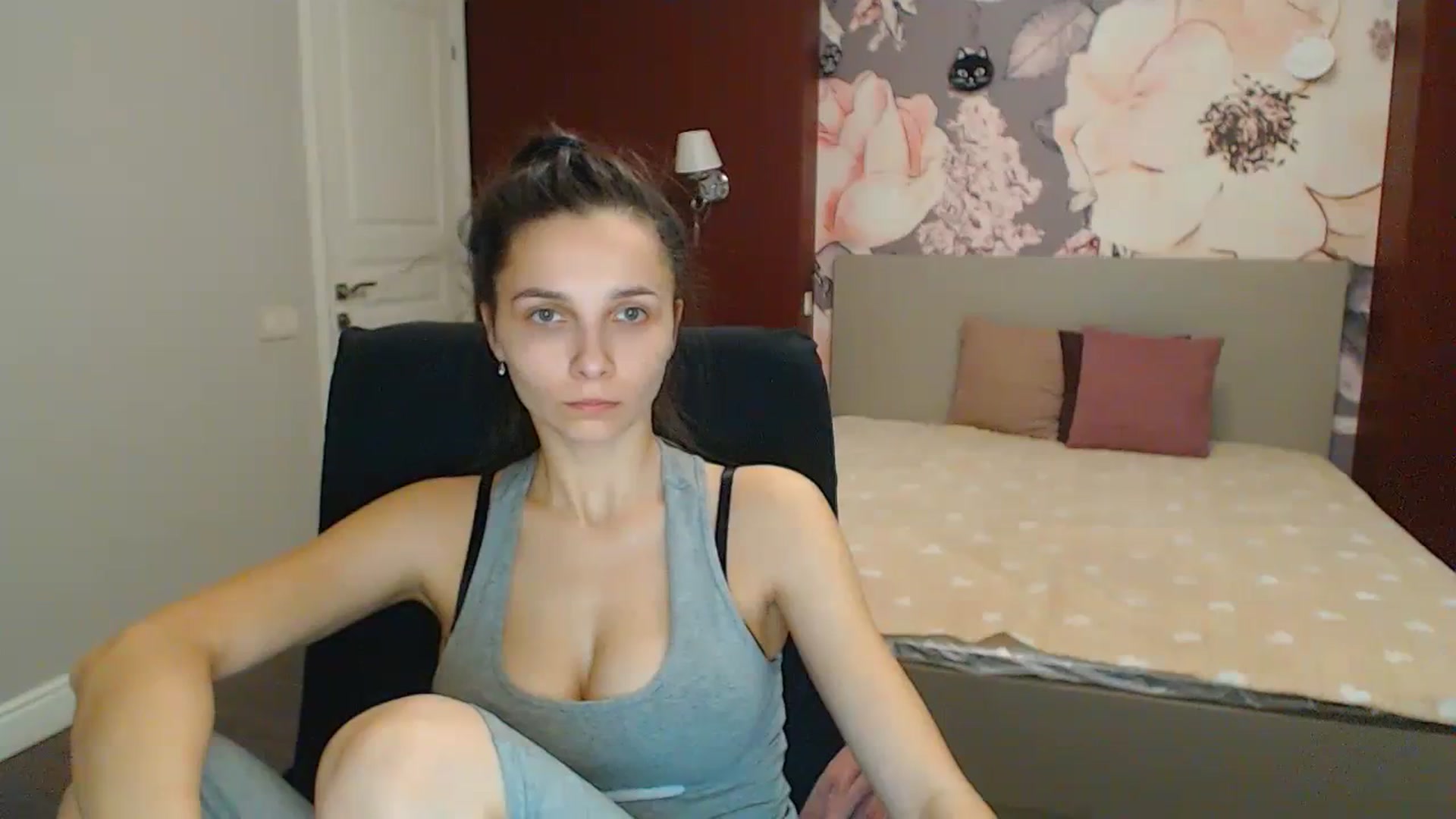 Gallery image thumbnail from Karina_Mils's myfreecams stream on, 12/29/2023, 15:59 image 14 of 20