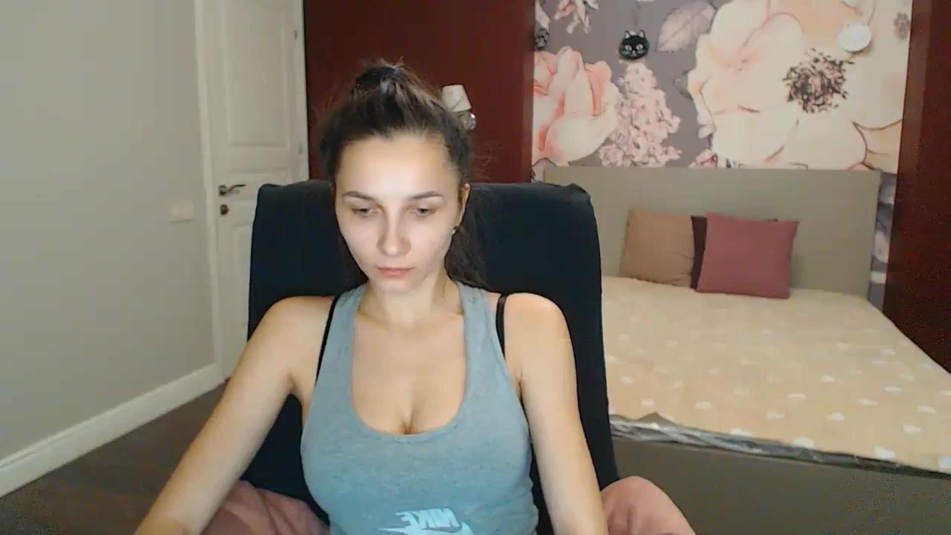 Gallery image thumbnail from Karina_Mils's myfreecams stream on, 12/29/2023, 15:59 image 19 of 20