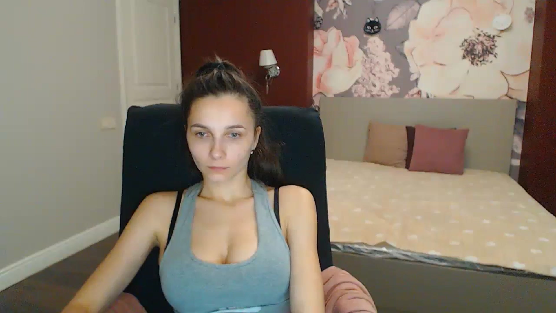 Gallery image thumbnail from Karina_Mils's myfreecams stream on, 12/29/2023, 15:59 image 7 of 20