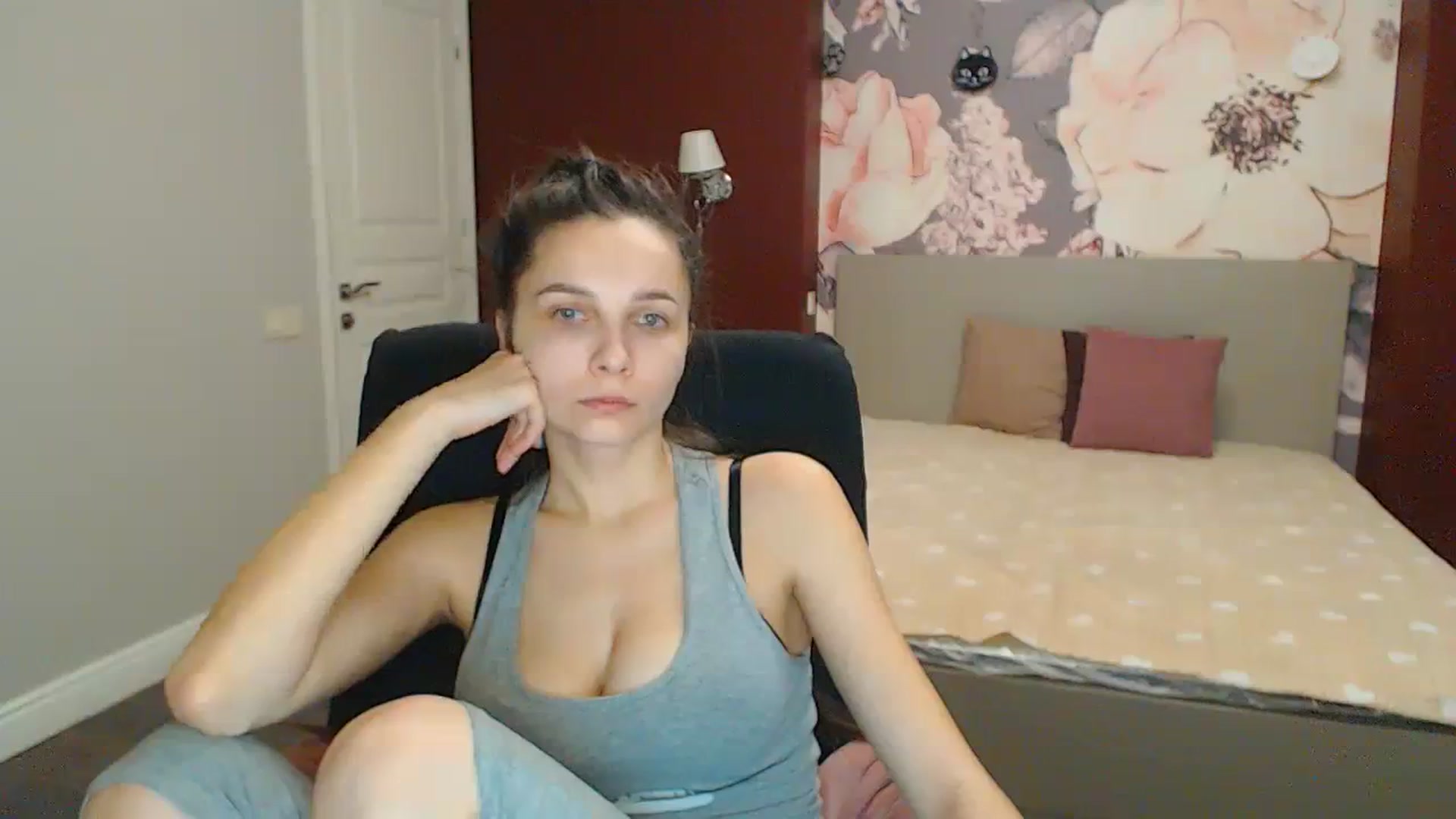 Gallery image thumbnail from Karina_Mils's myfreecams stream on, 12/29/2023, 15:59 image 3 of 20