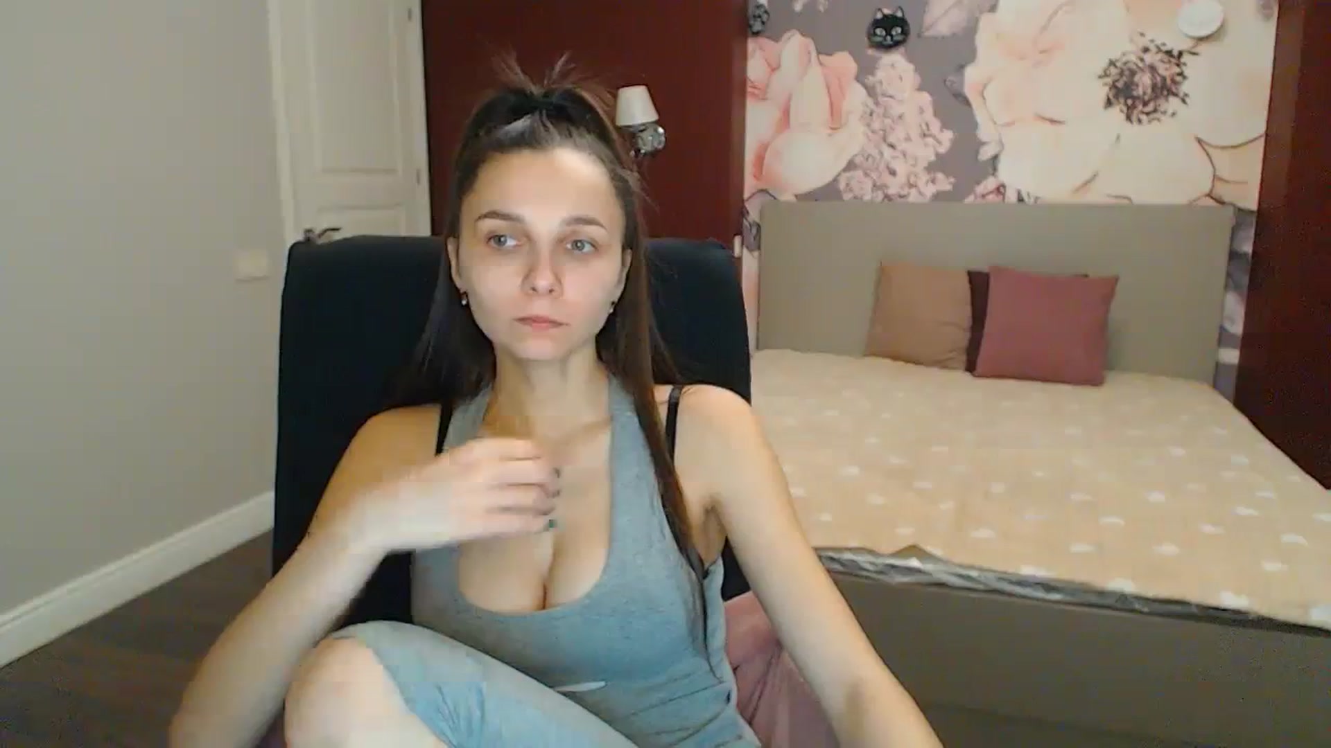 Gallery image thumbnail from Karina_Mils's myfreecams stream on, 12/29/2023, 16:46 image 19 of 20