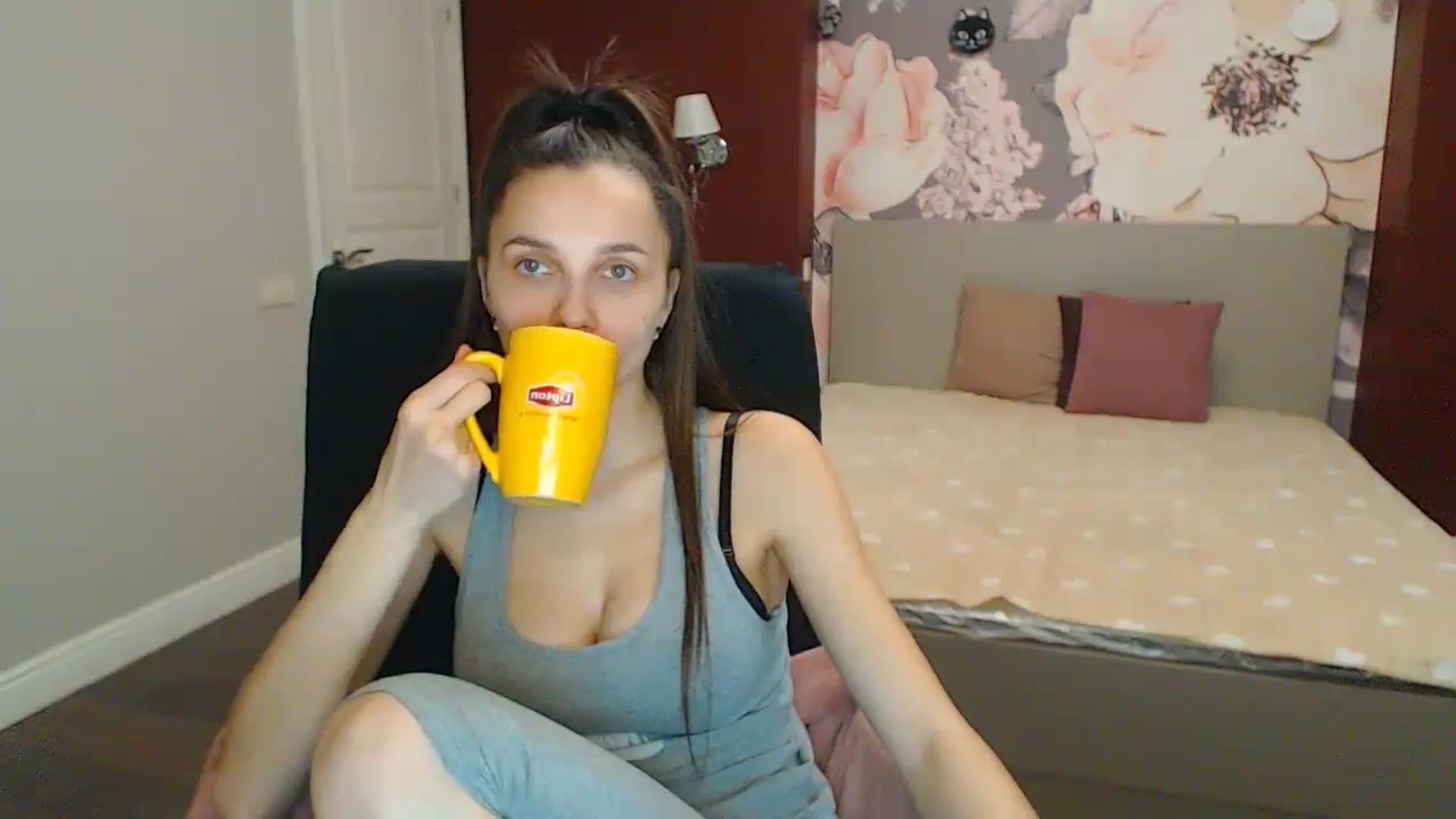 Gallery image thumbnail from Karina_Mils's myfreecams stream on, 12/29/2023, 16:46 image 14 of 20