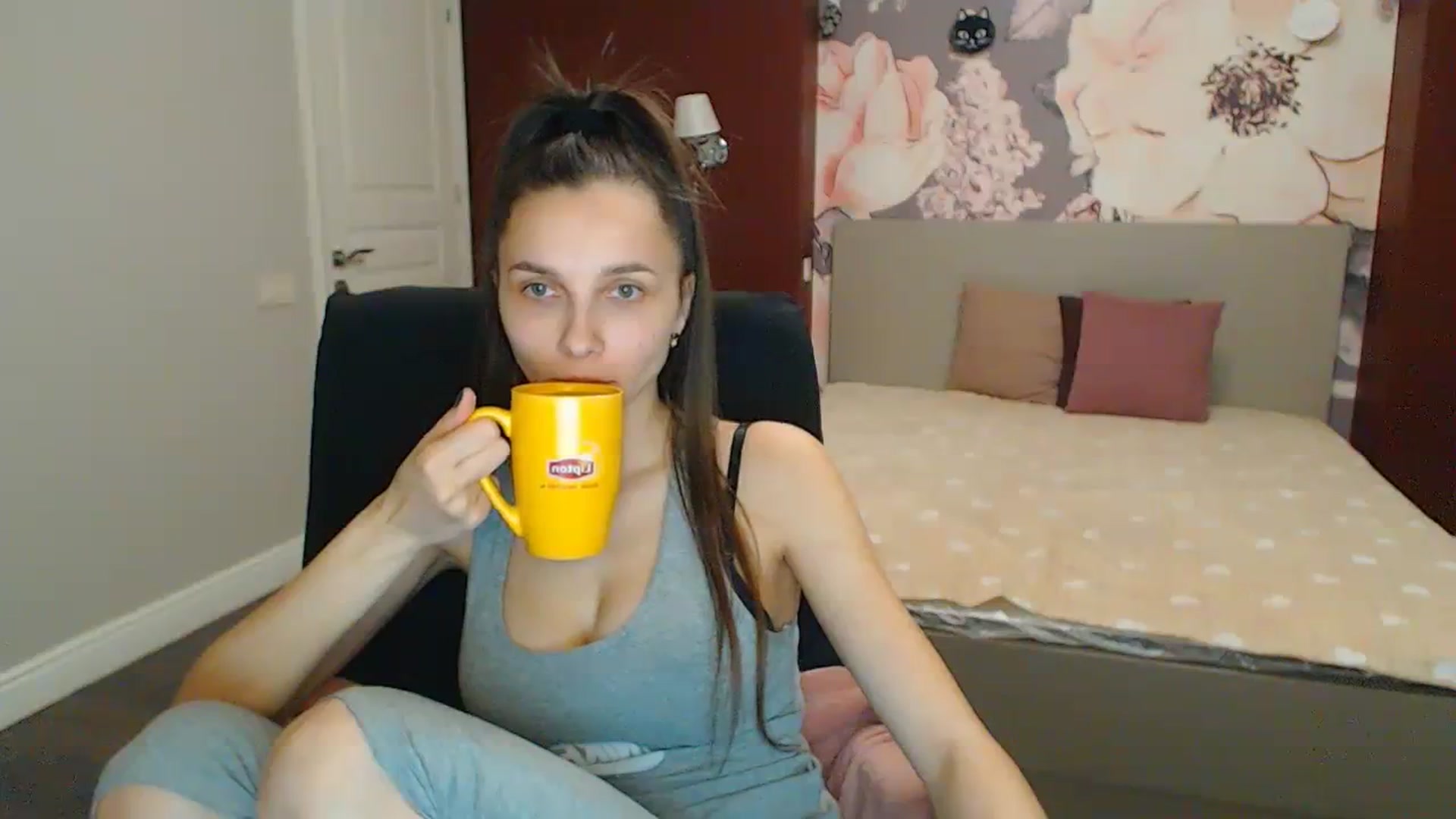 Gallery image thumbnail from Karina_Mils's myfreecams stream on, 12/29/2023, 16:46 image 2 of 20