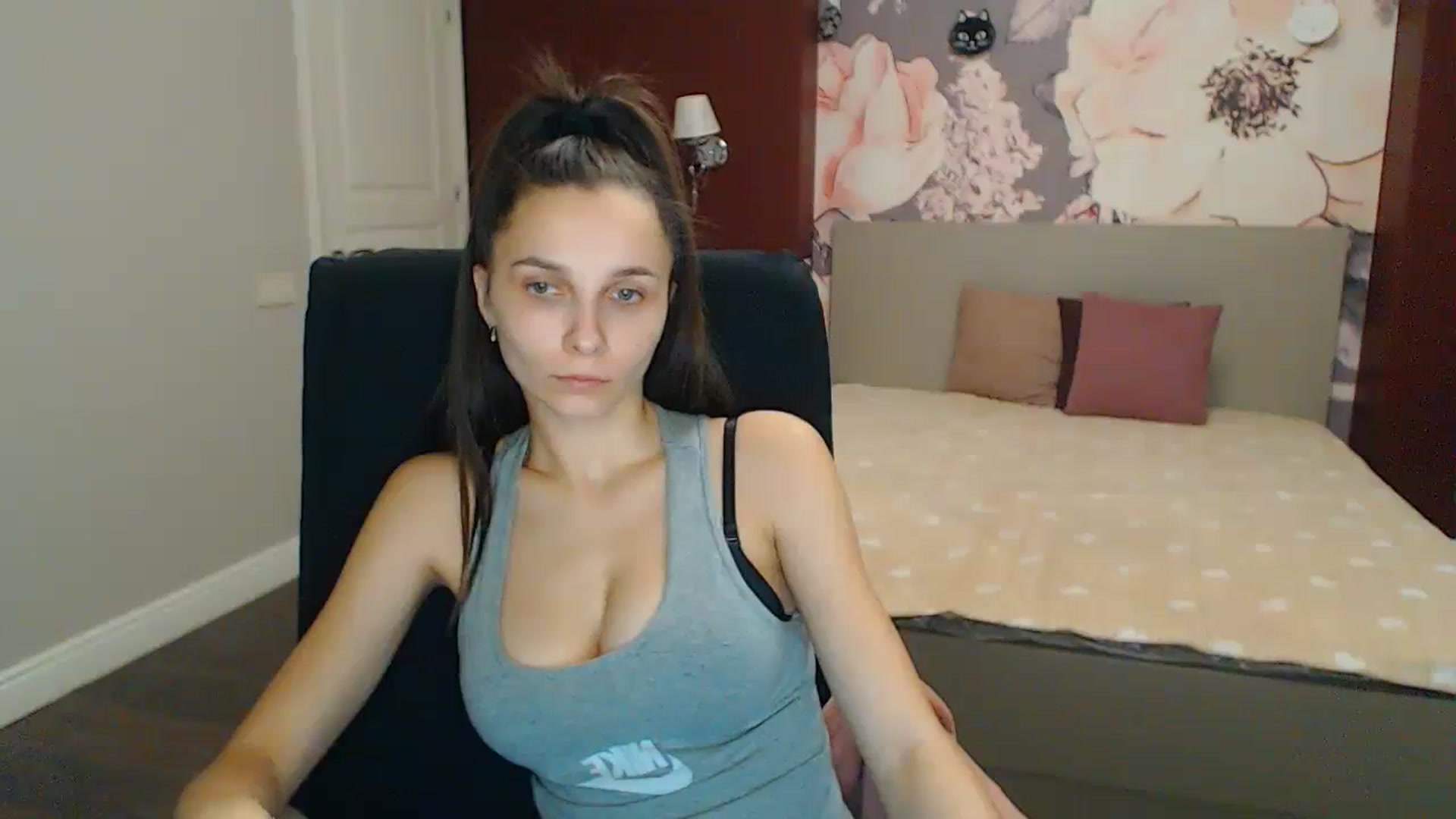 Gallery image thumbnail from Karina_Mils's myfreecams stream on, 12/29/2023, 17:53 image 2 of 20