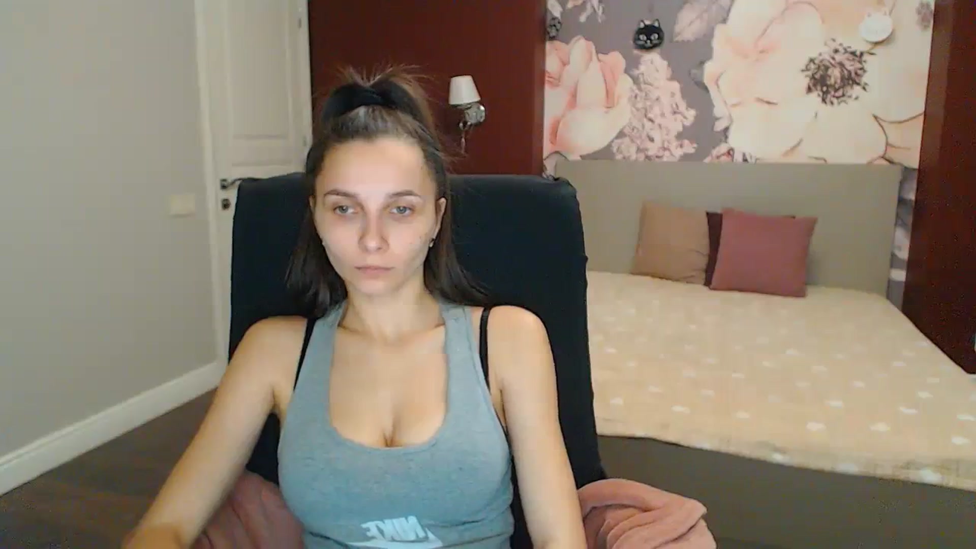 Gallery image thumbnail from Karina_Mils's myfreecams stream on, 12/29/2023, 19:19 image 4 of 20