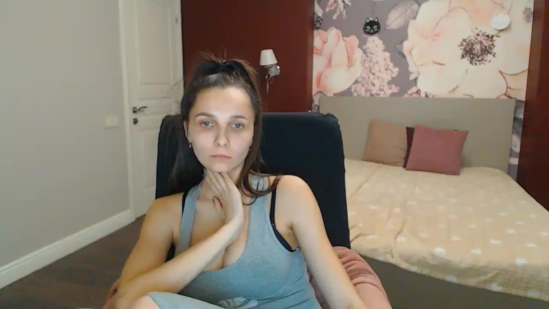 Gallery image thumbnail from Karina_Mils's myfreecams stream on, 12/29/2023, 21:29 image 11 of 20