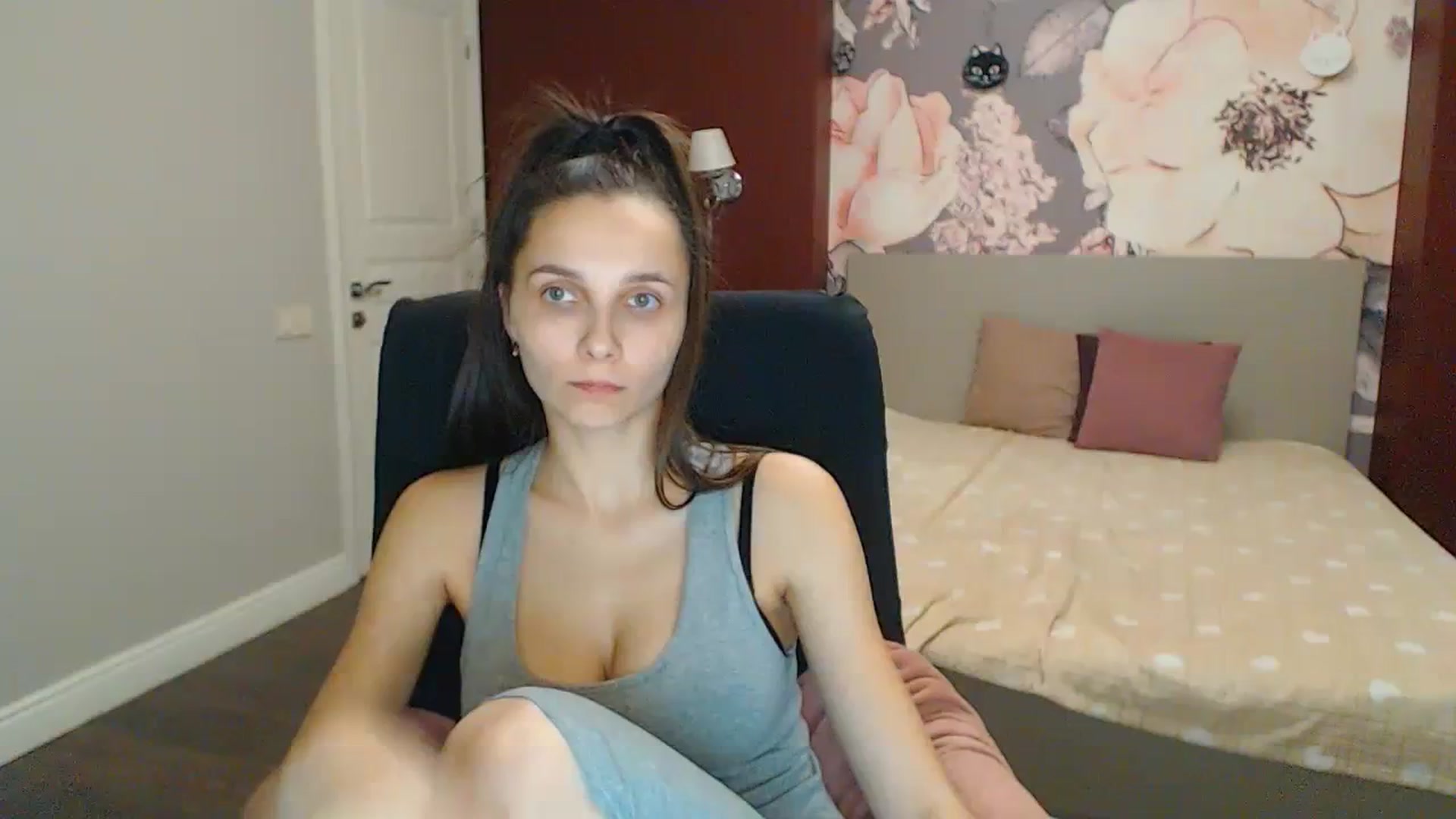 Gallery image thumbnail from Karina_Mils's myfreecams stream on, 12/29/2023, 21:29 image 1 of 20