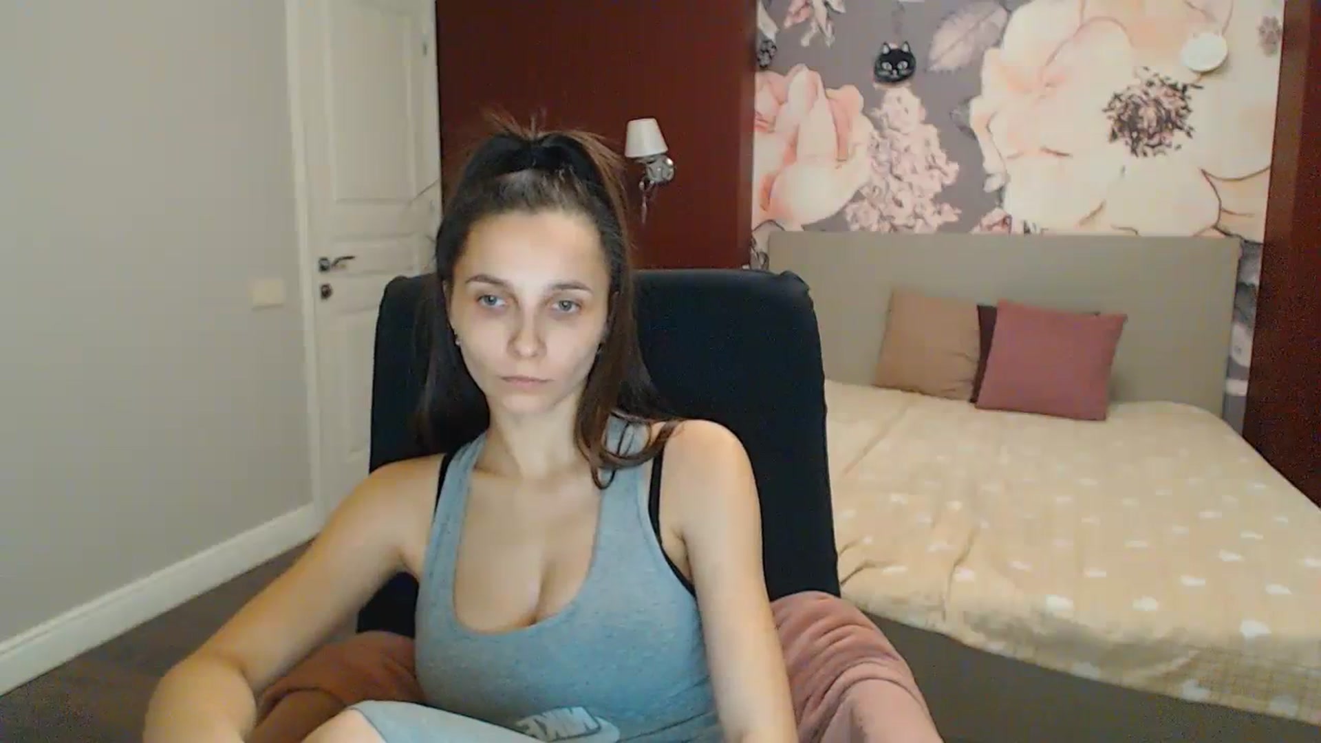 Gallery image thumbnail from Karina_Mils's myfreecams stream on, 12/29/2023, 21:29 image 7 of 20